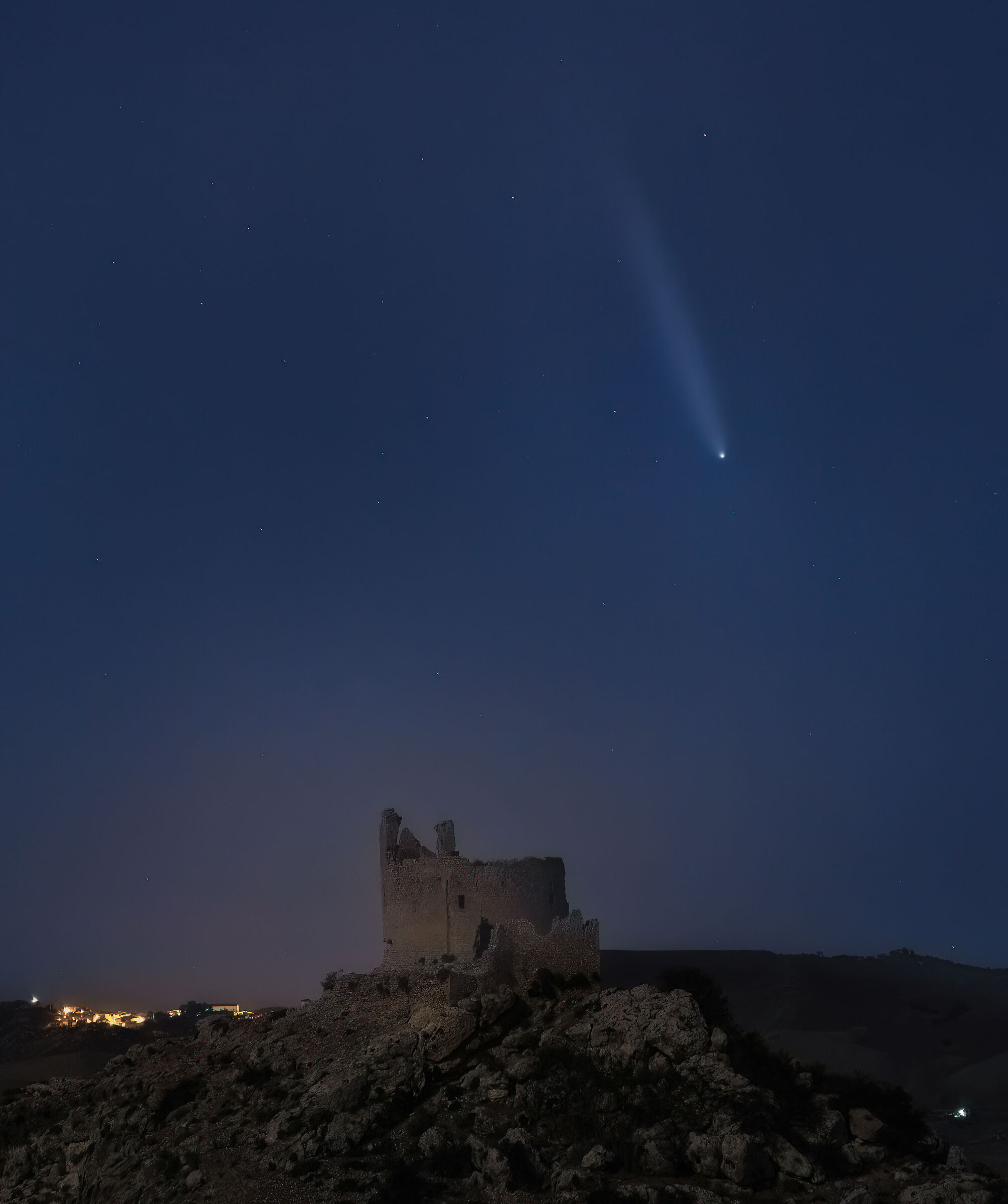 castello mongialino e la cometa c23/24