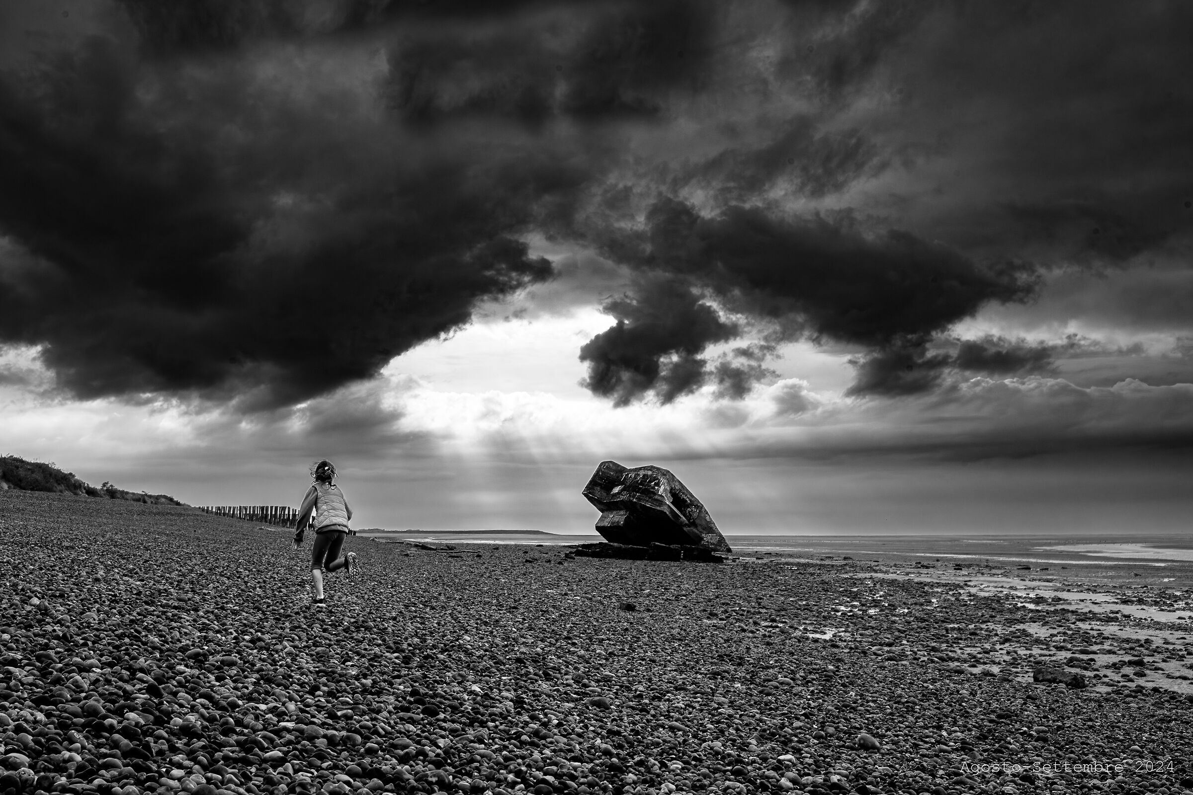 Baie de Somme - Girl running
