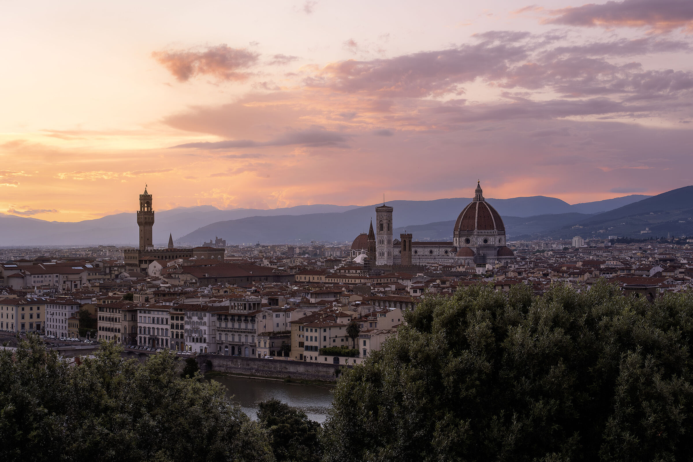 Un'era costruisce città. Un'ora le distrugge