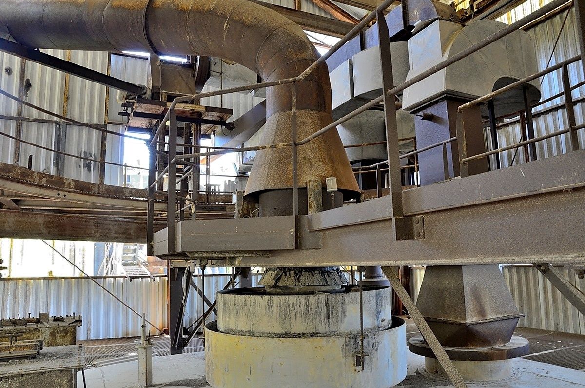 Output fumes and vapors of Hg oven Herreshoff-nesa