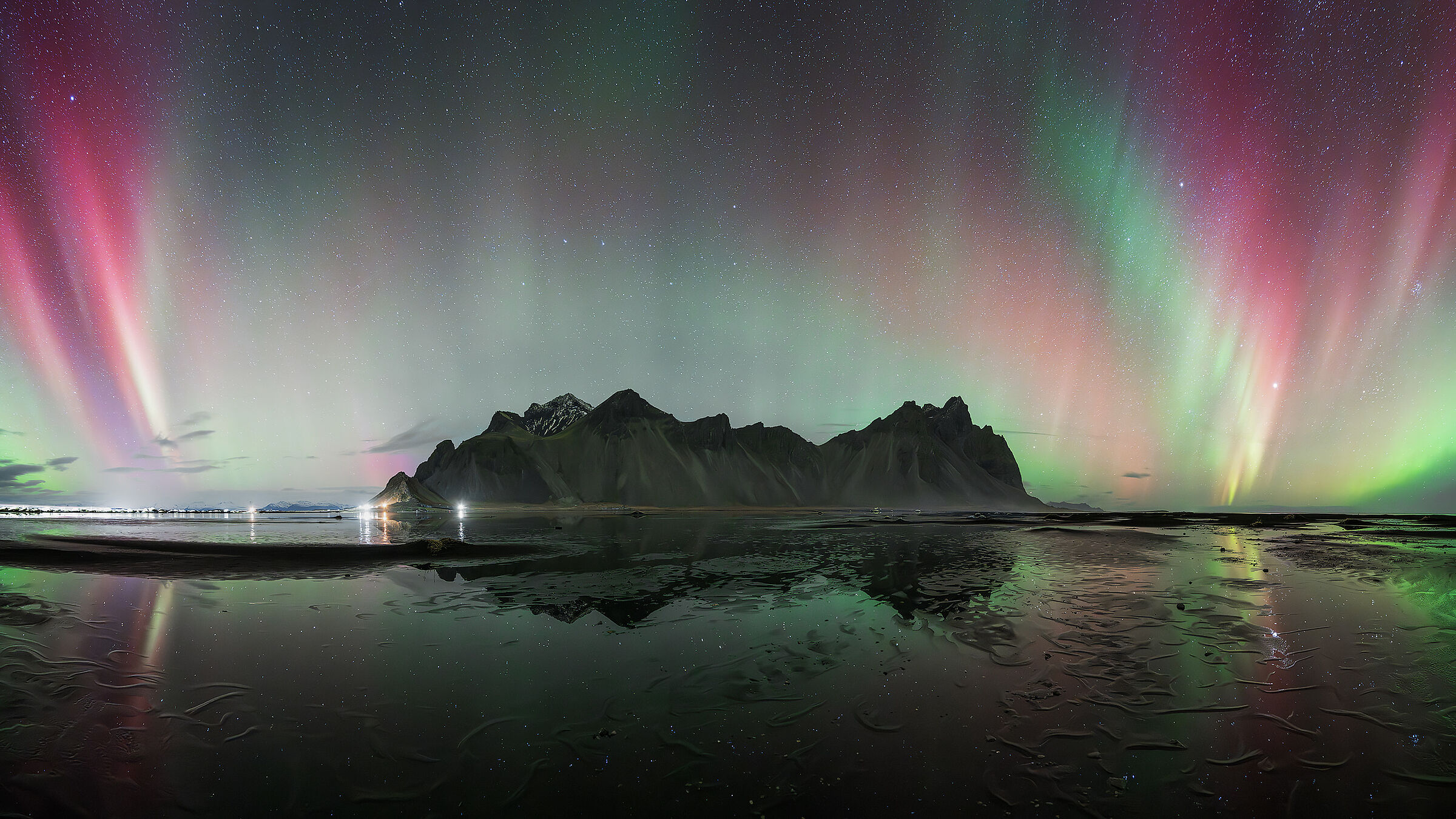Light show at the Vestrahorn