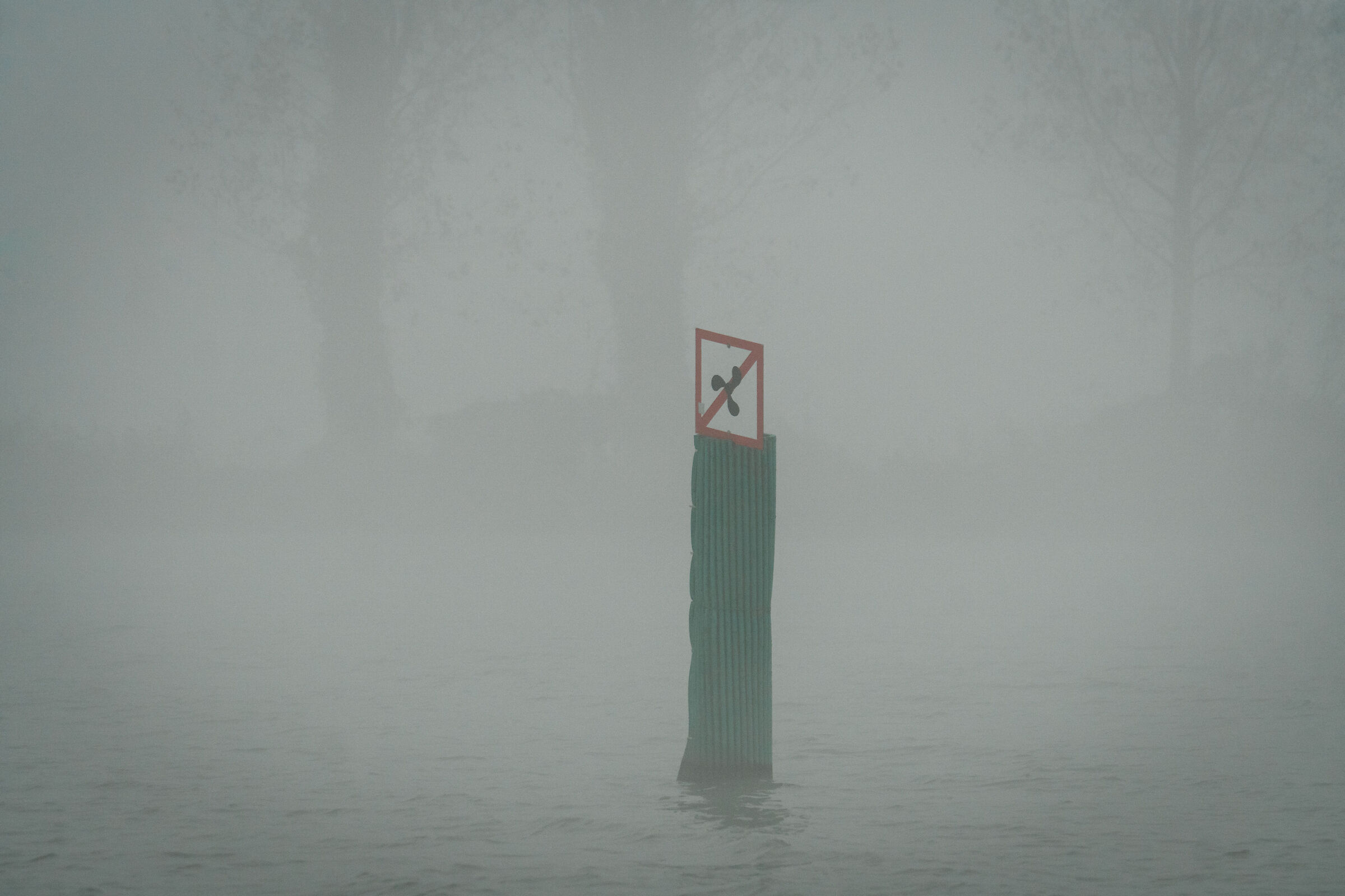 Lake indications in the fog