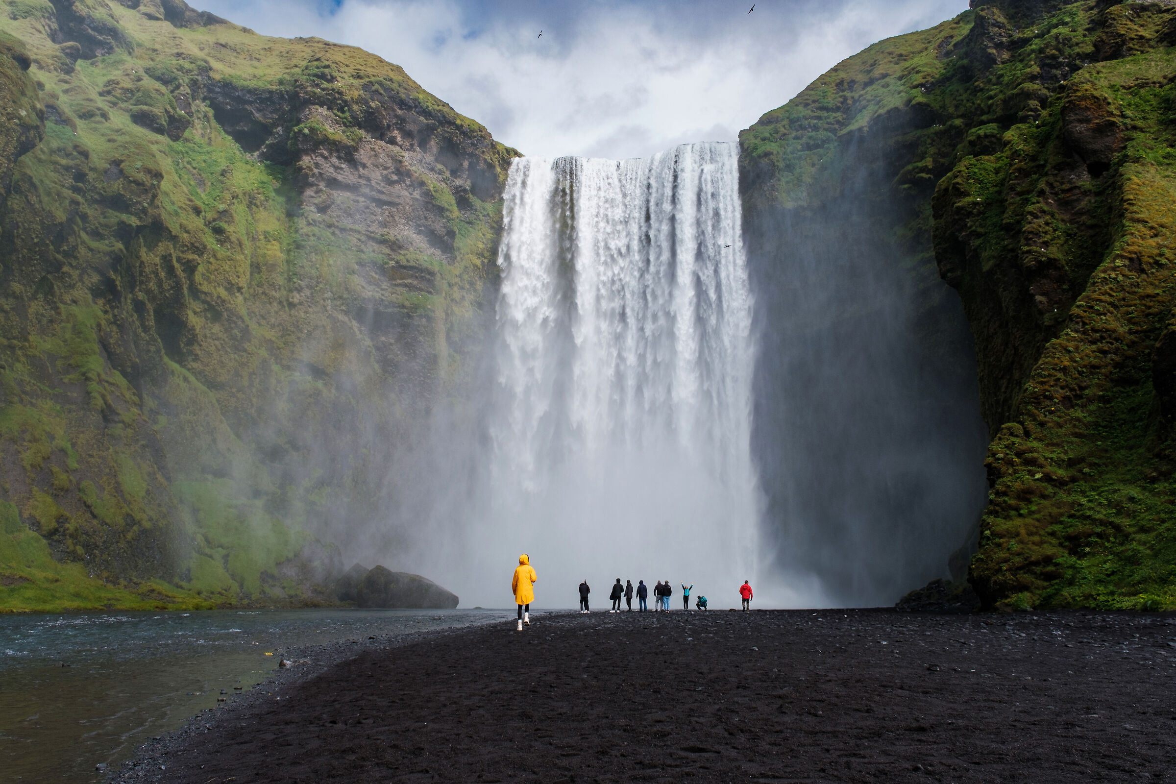 An Icelandic classic: Skogafoss