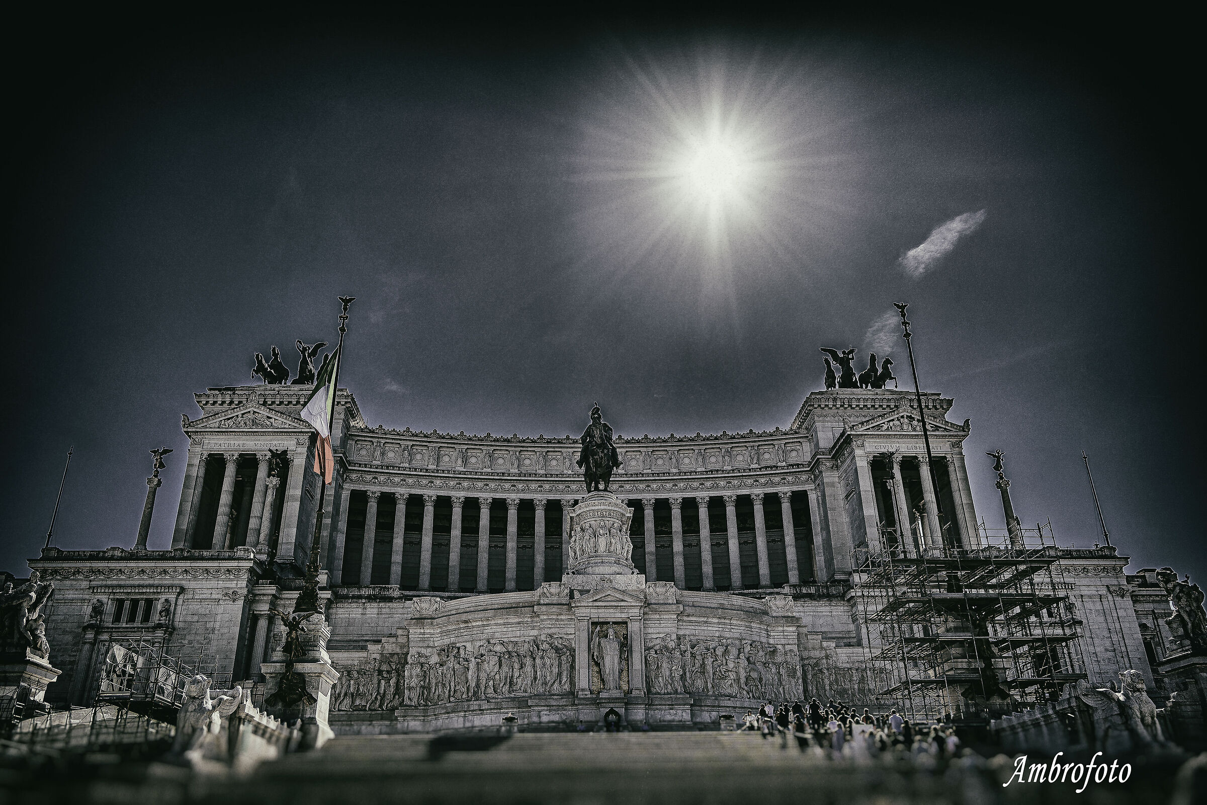 Altare della patria da sotto