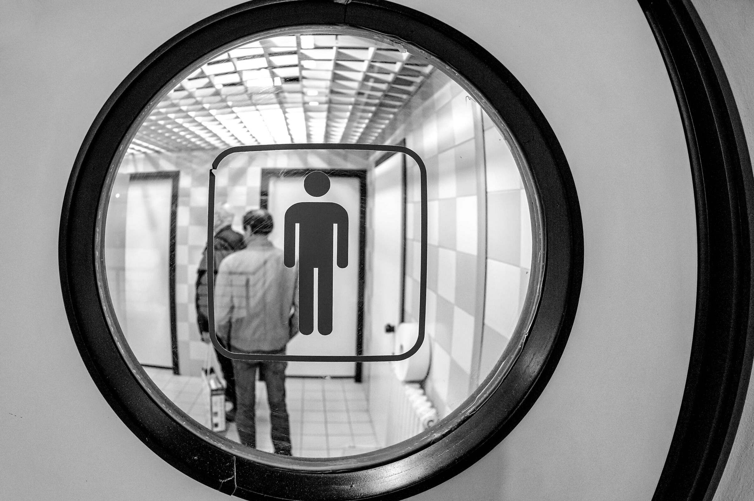 ...mi scappa la pp...mi scappa la pp...papà...