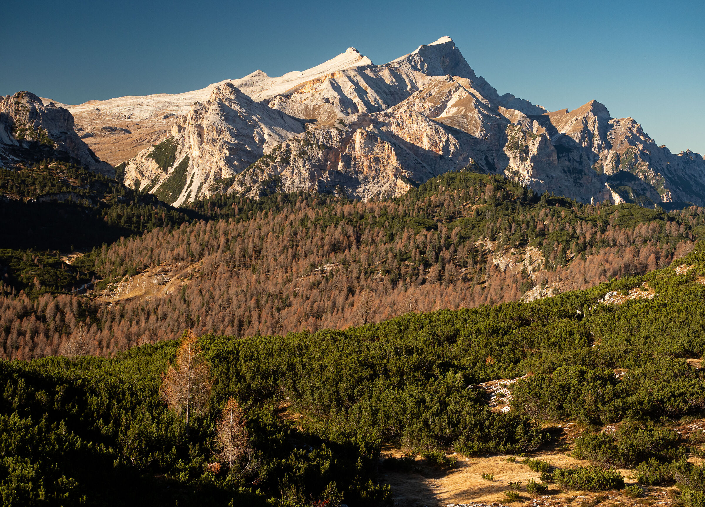 Un nuovo giorno illumina Ampezzo e Fanes