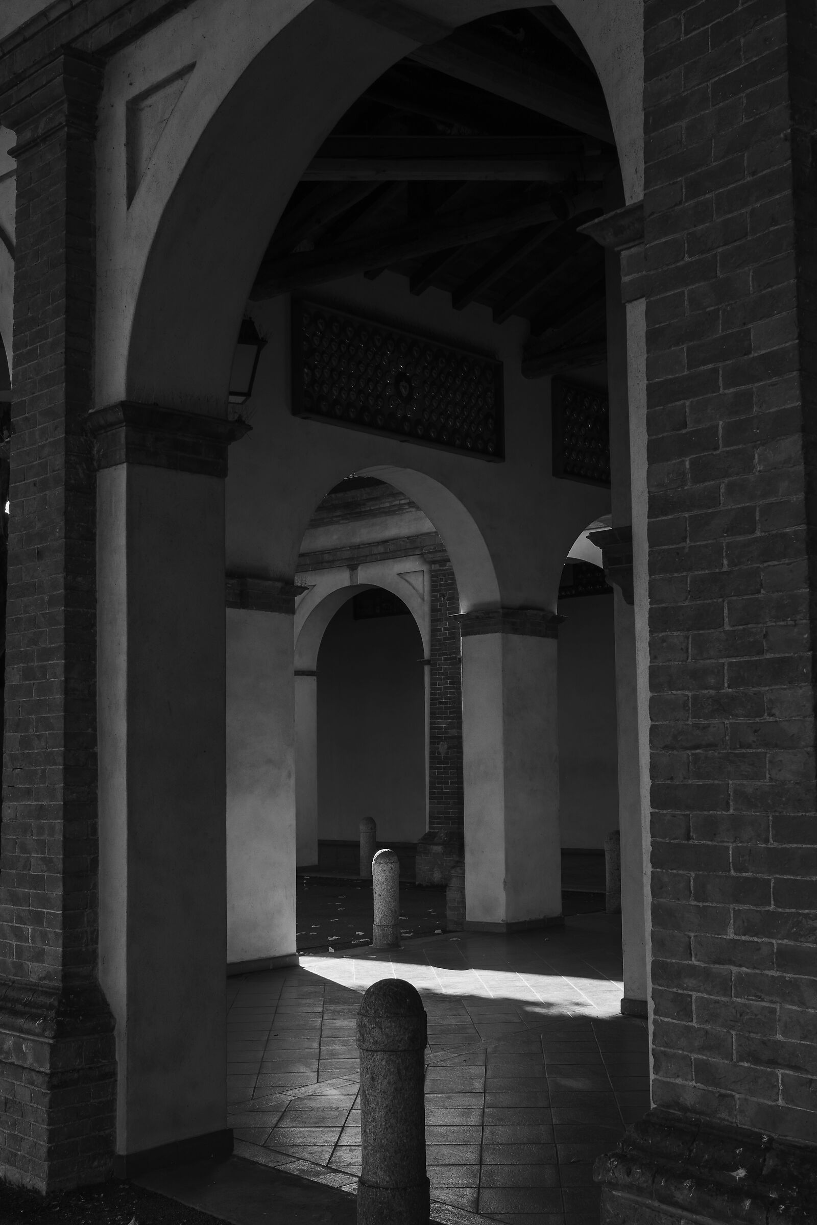Crossing of arches