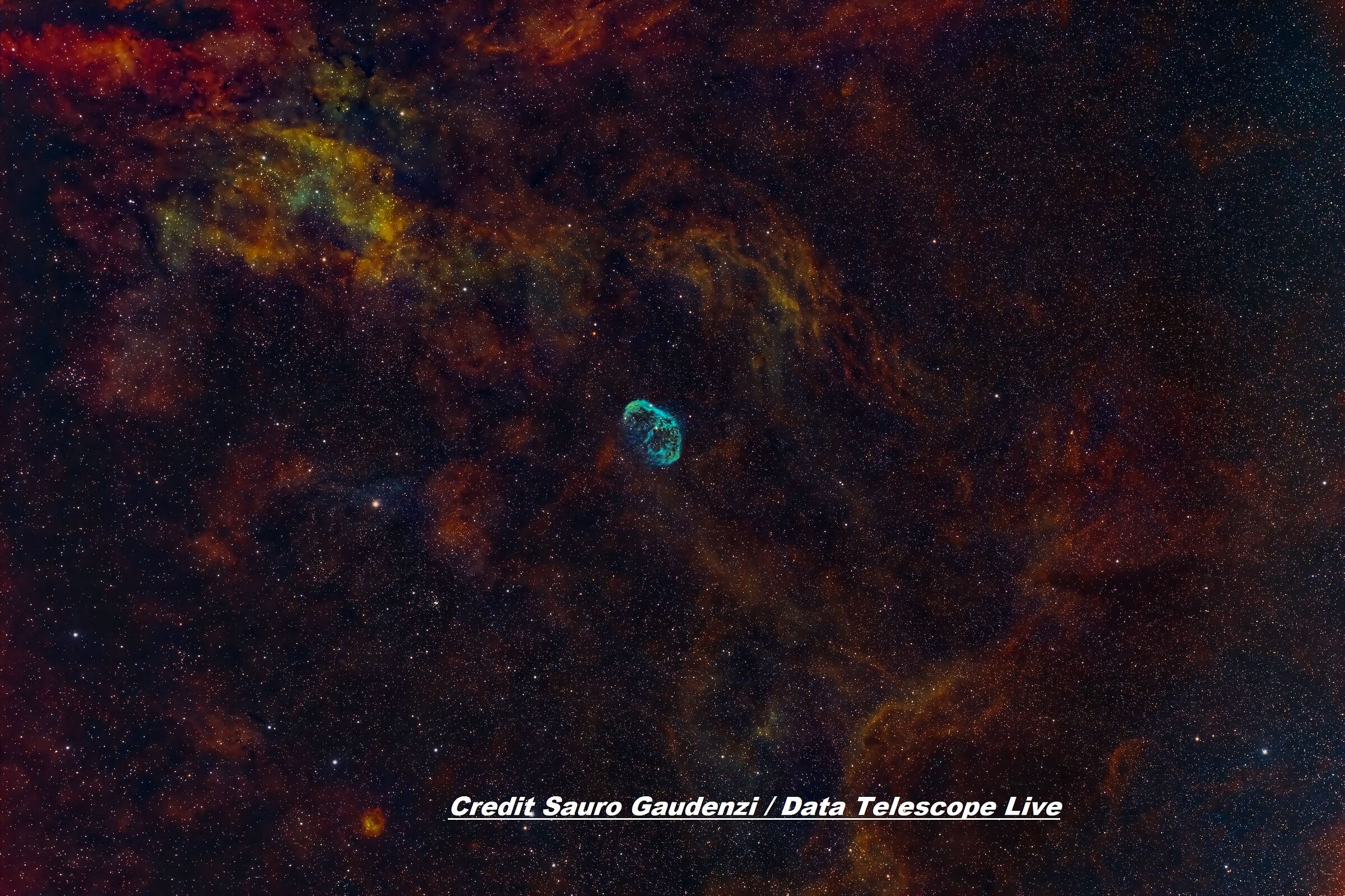 Crescent Nebula Widefield