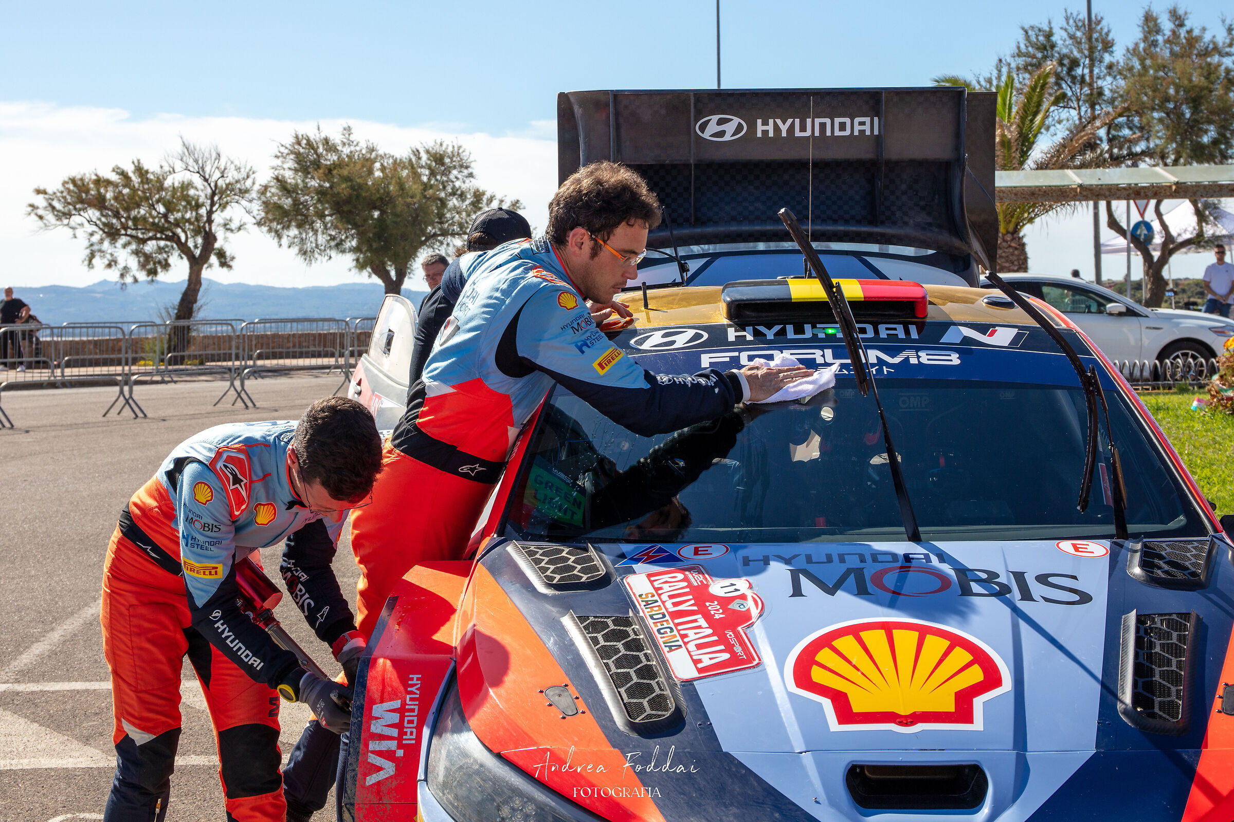 Service per Thierry Neuville