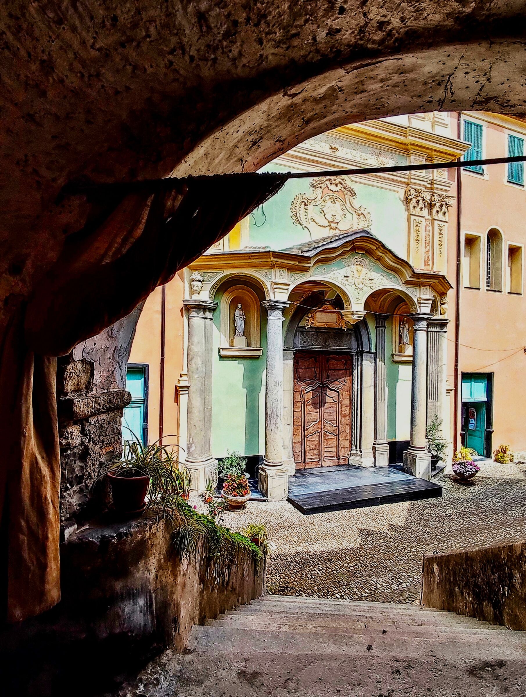 Overlooking the Church of San Tommaso_Dolcedo