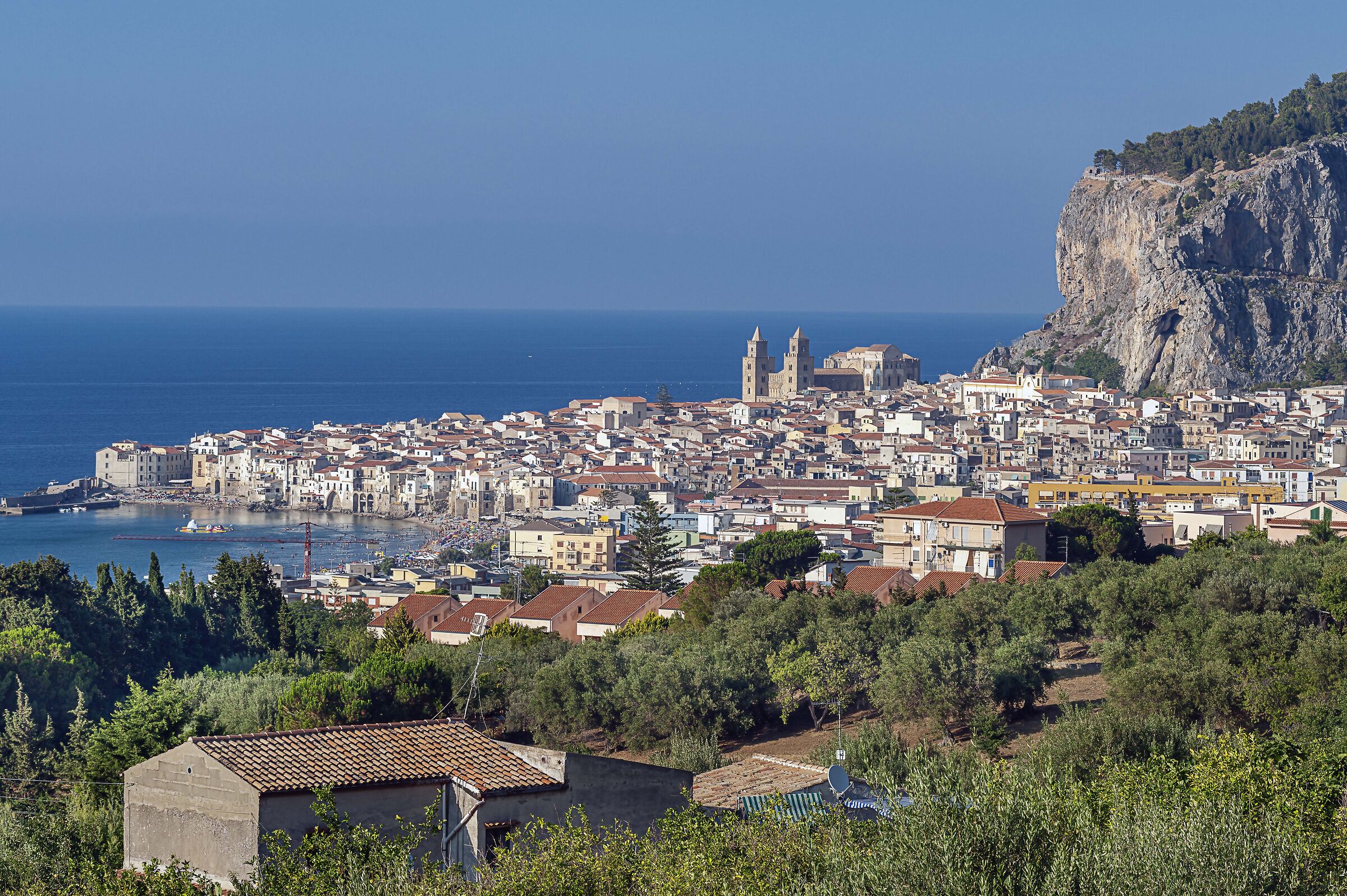 Cefalù Glimpse