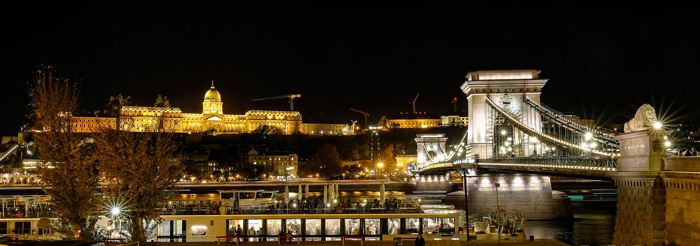 Buda Castle & Chain Bridge