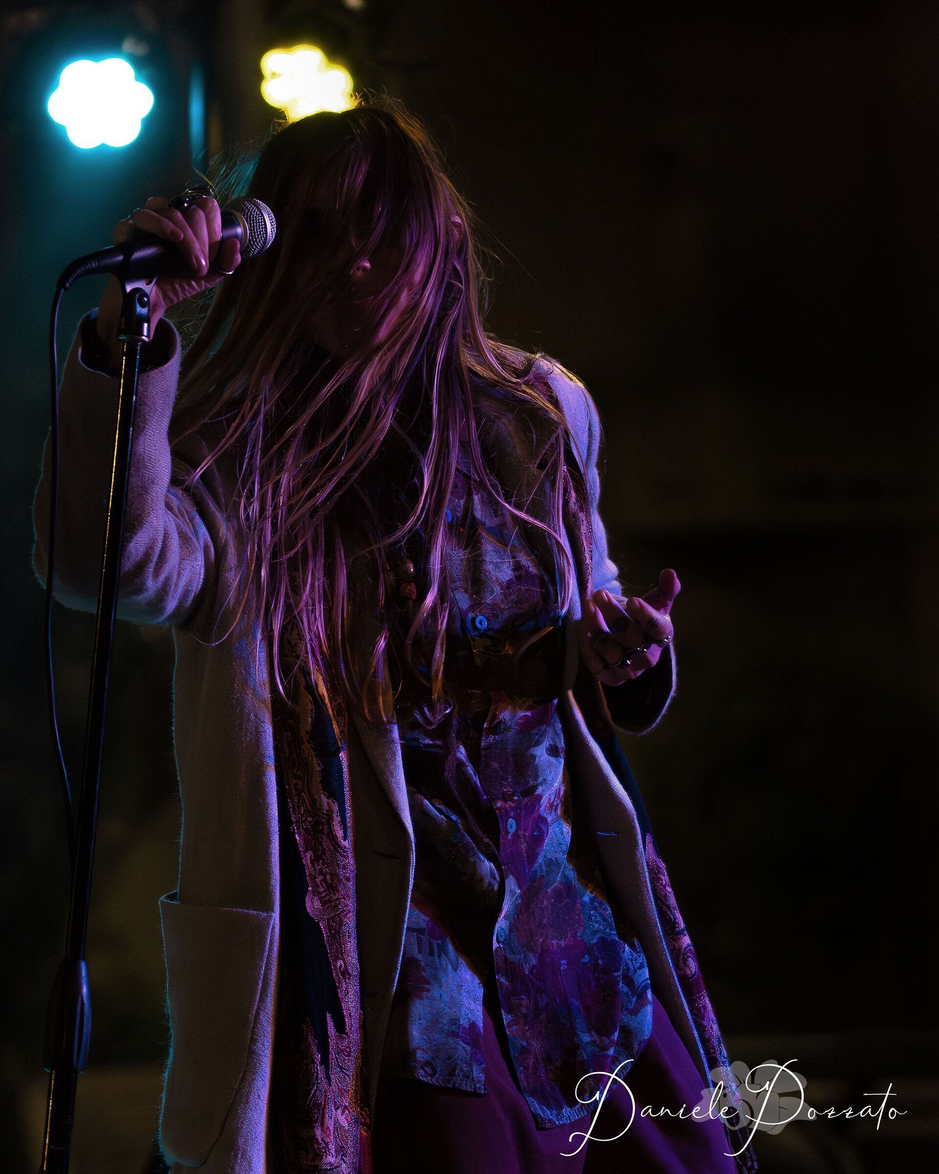 You look like the thief, I'm the witch.