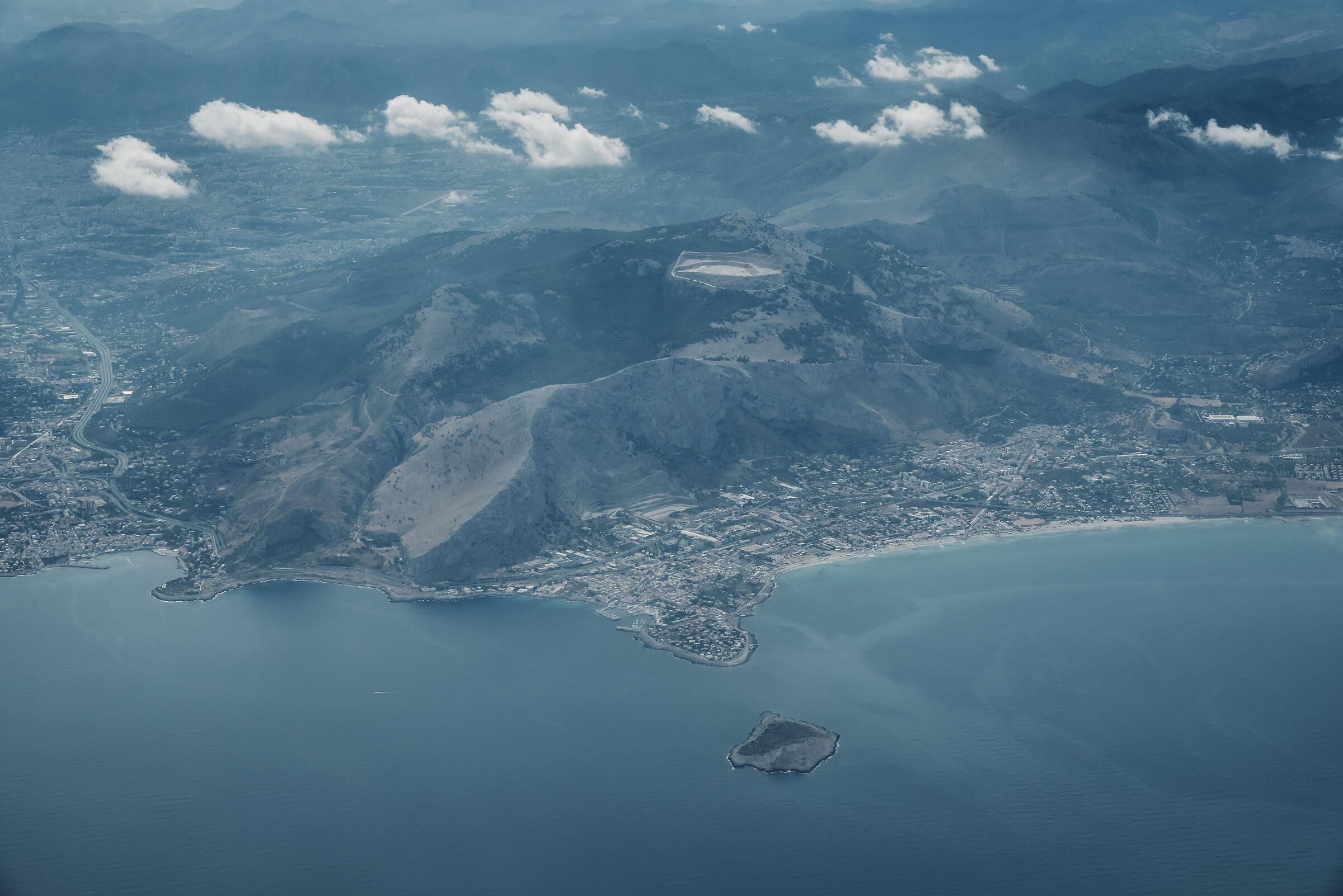 foto aerea Capaci - Isola delle Femmine