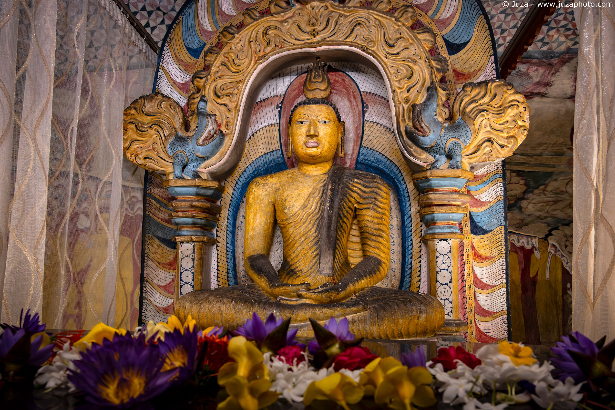 Dambulla cave temples