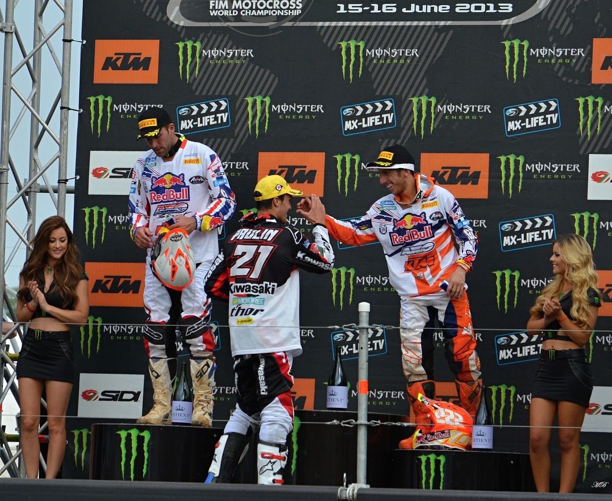 MX1 podium