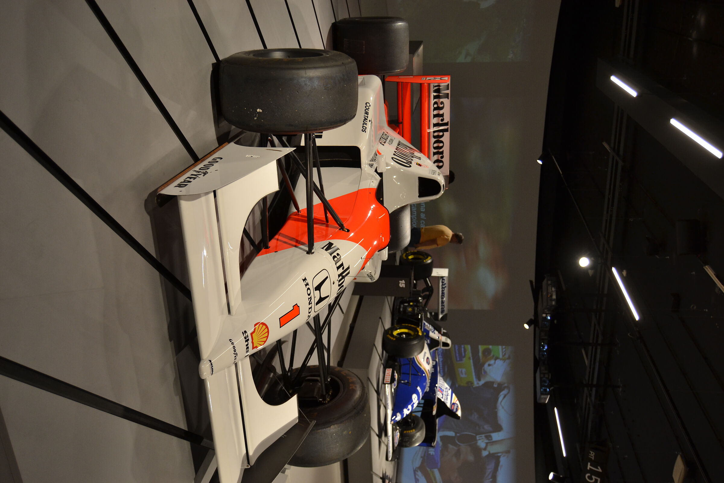 Mclaren MP4/7