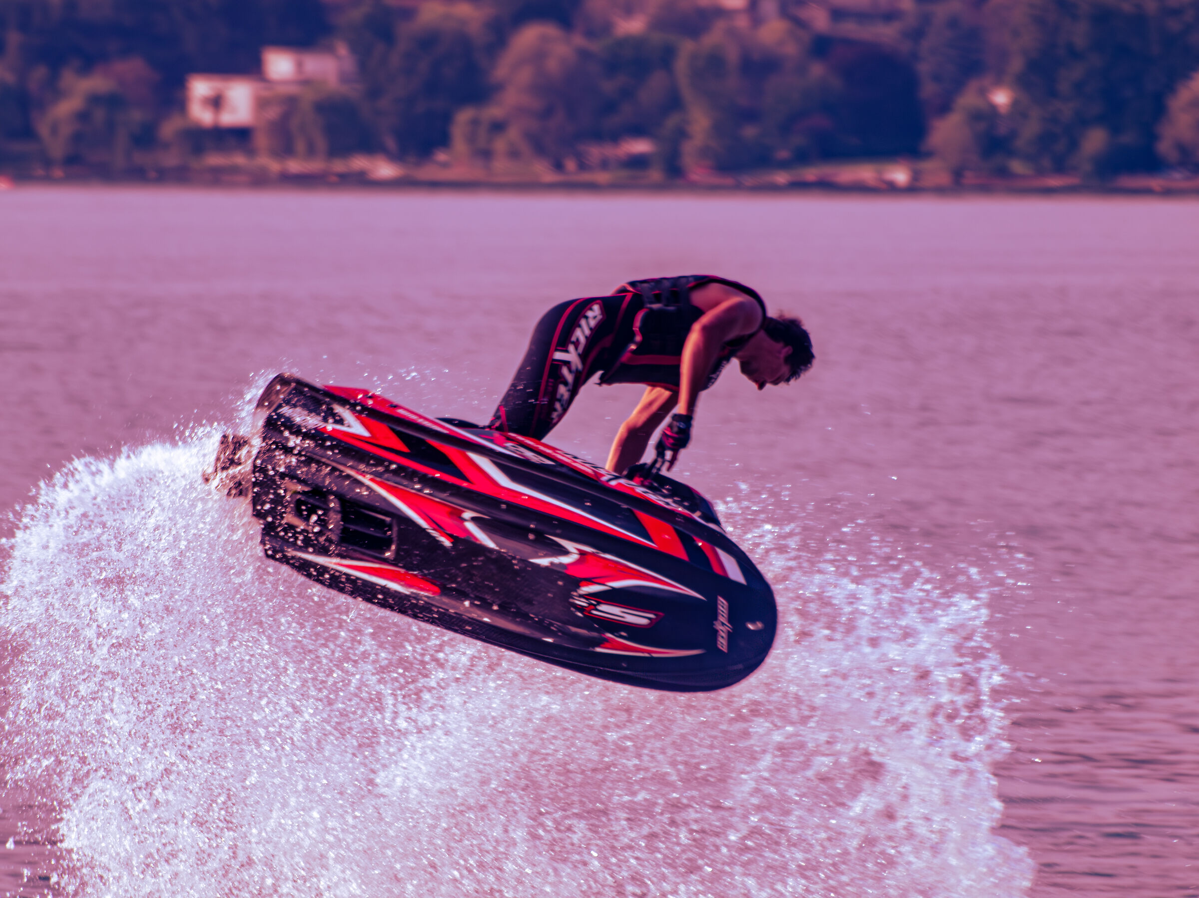 Stunts on a speedboat