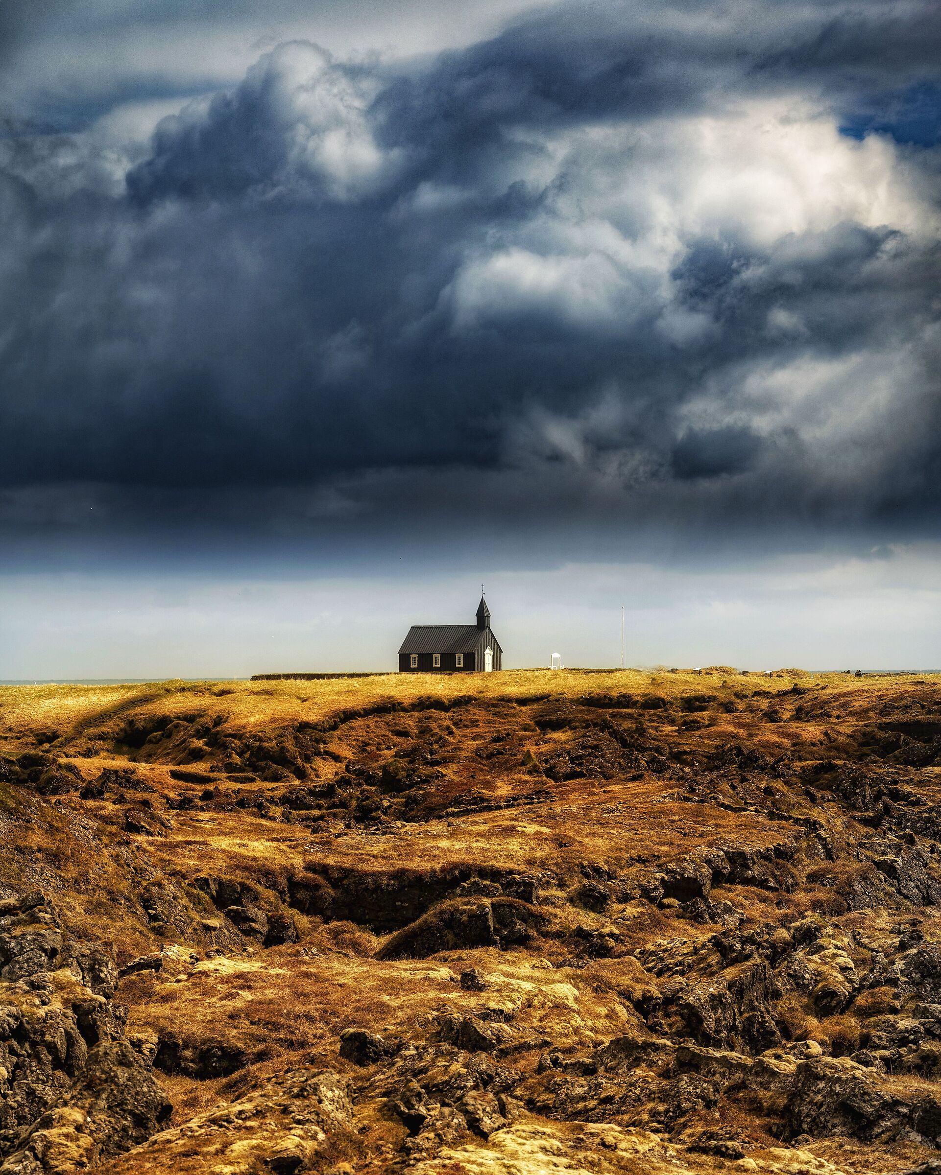 La chiesa nera di Budir