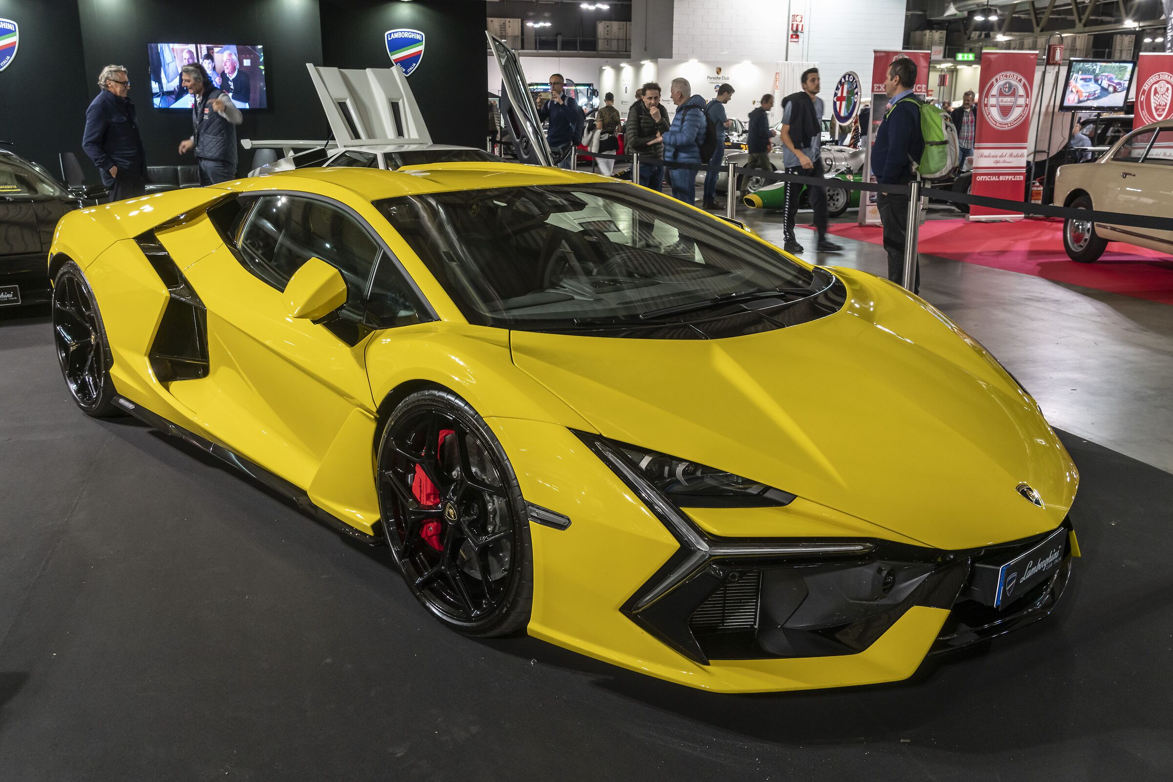 Lamborghini Revuelto