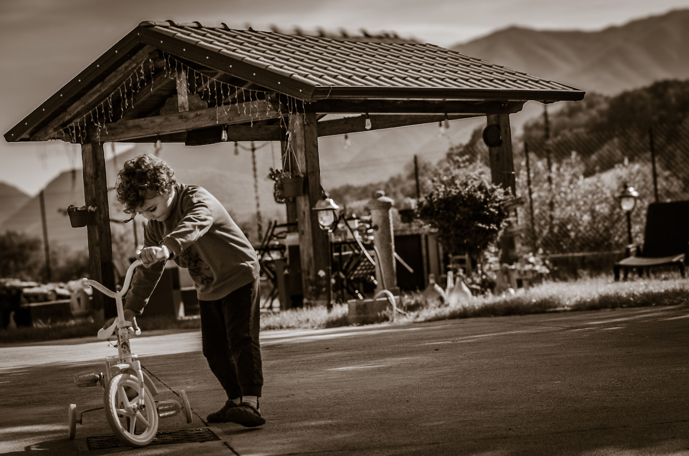 Il bambino e la sua bici