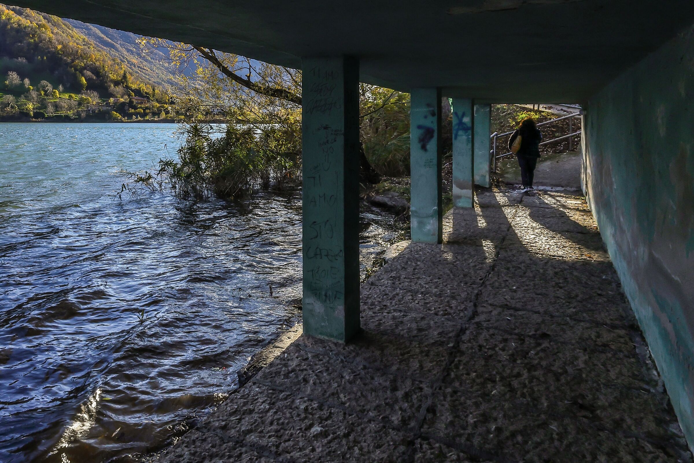Lake Endine, pedestrian path