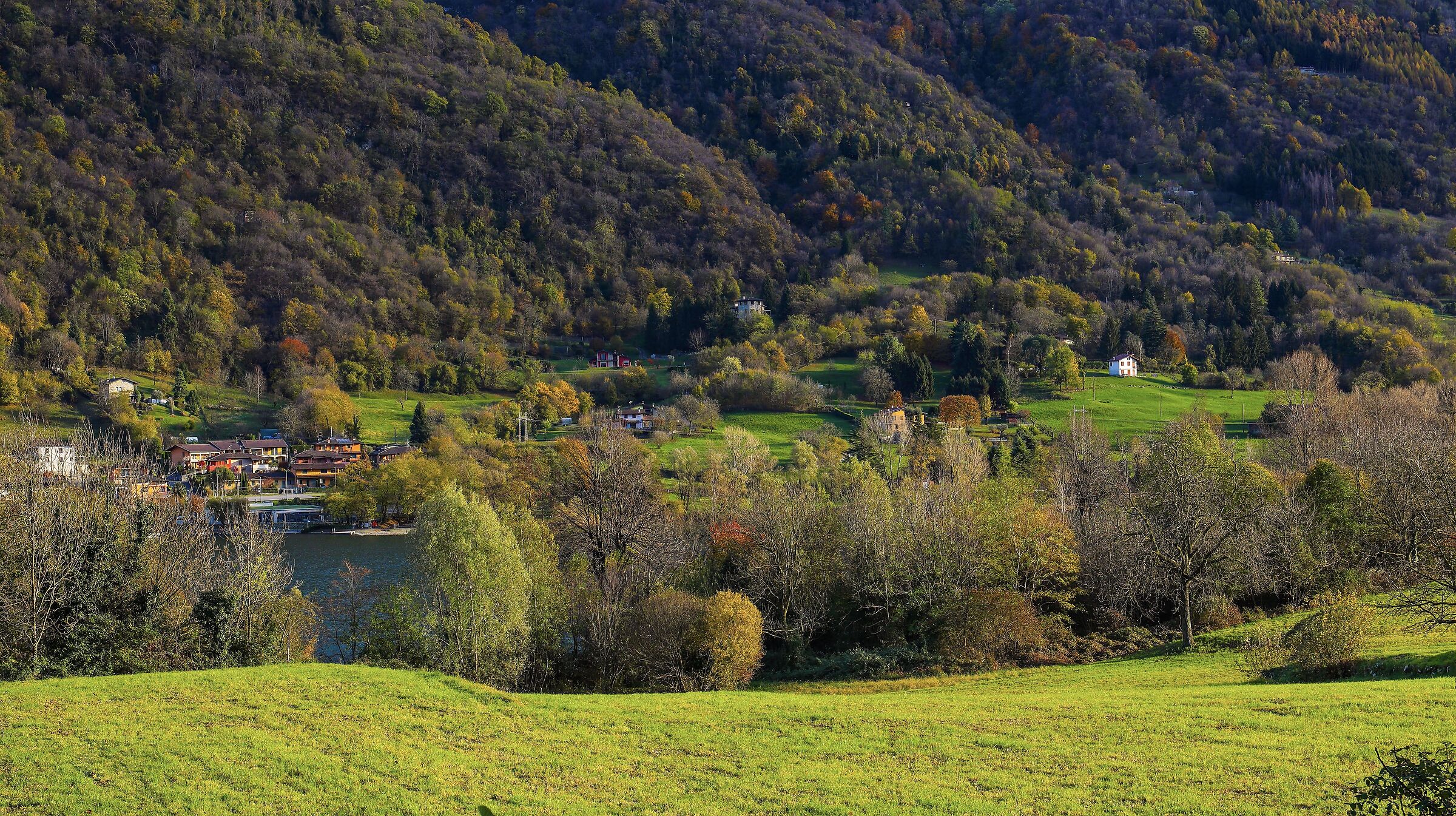Lake Endine on the valley floor
