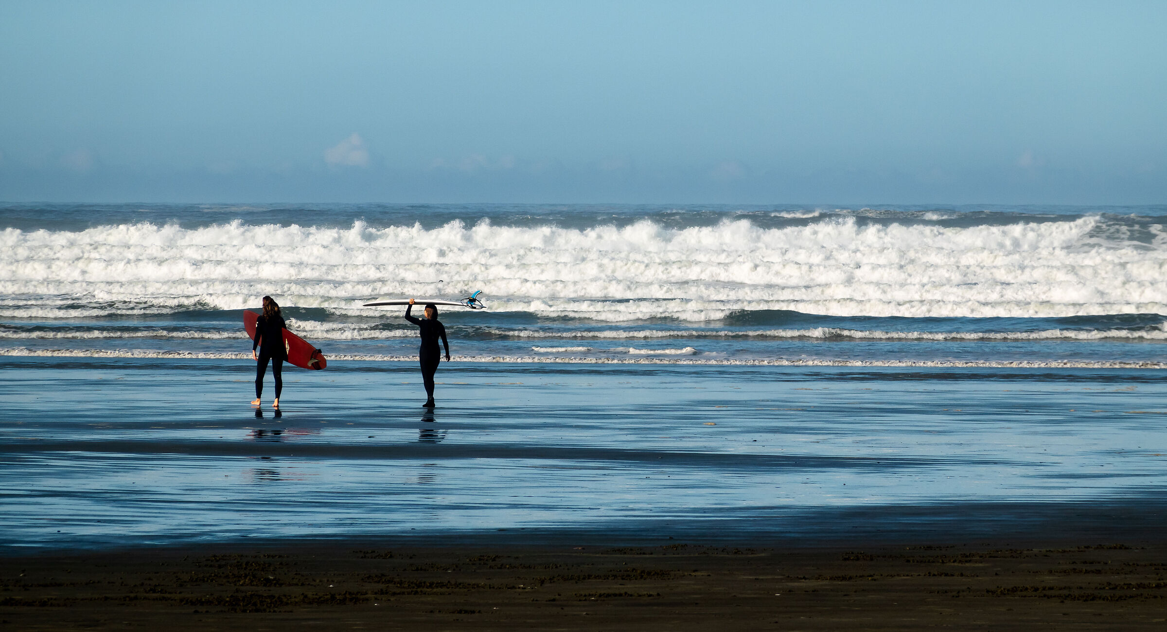 Surfing under the waves