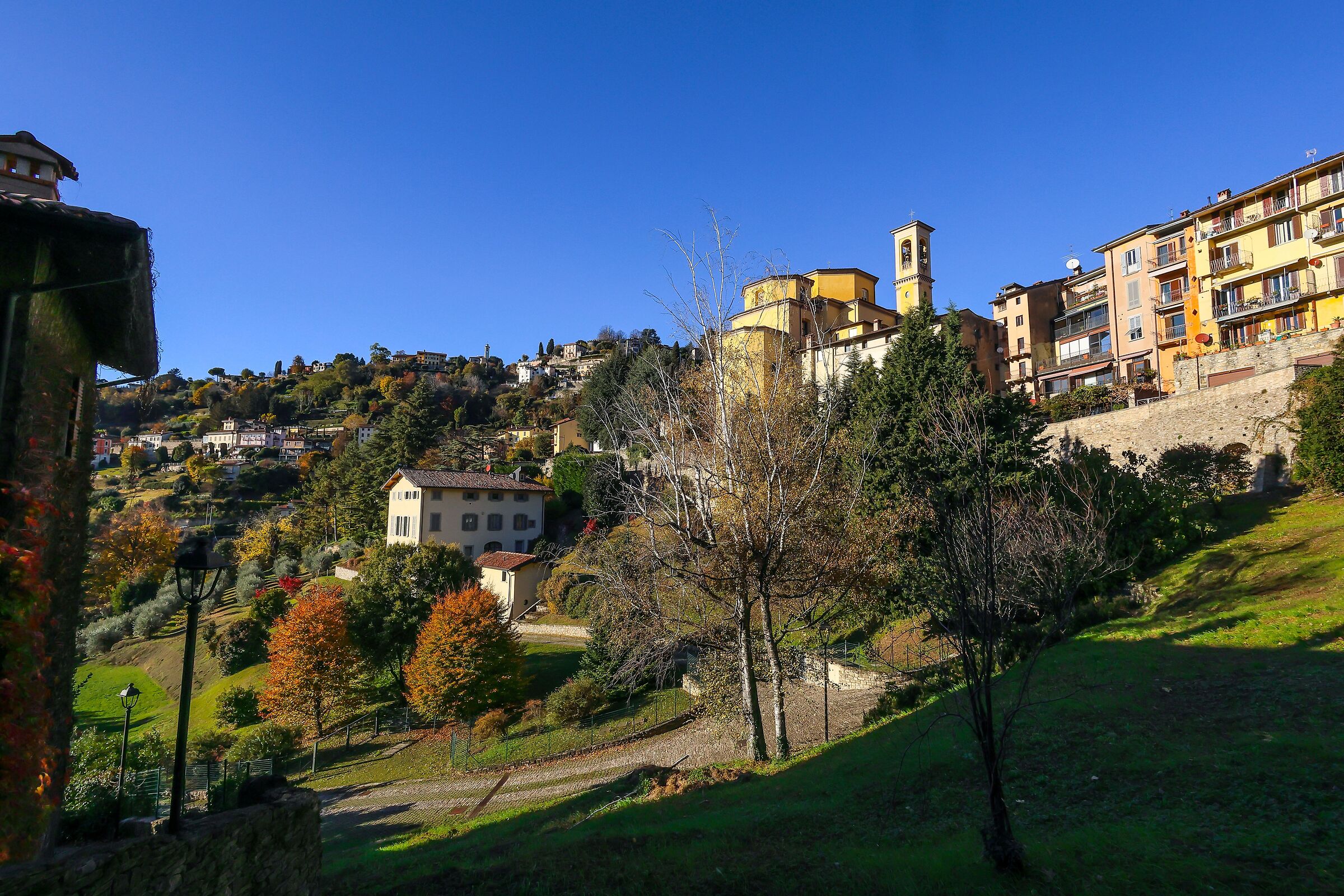 Bergamo alta, series