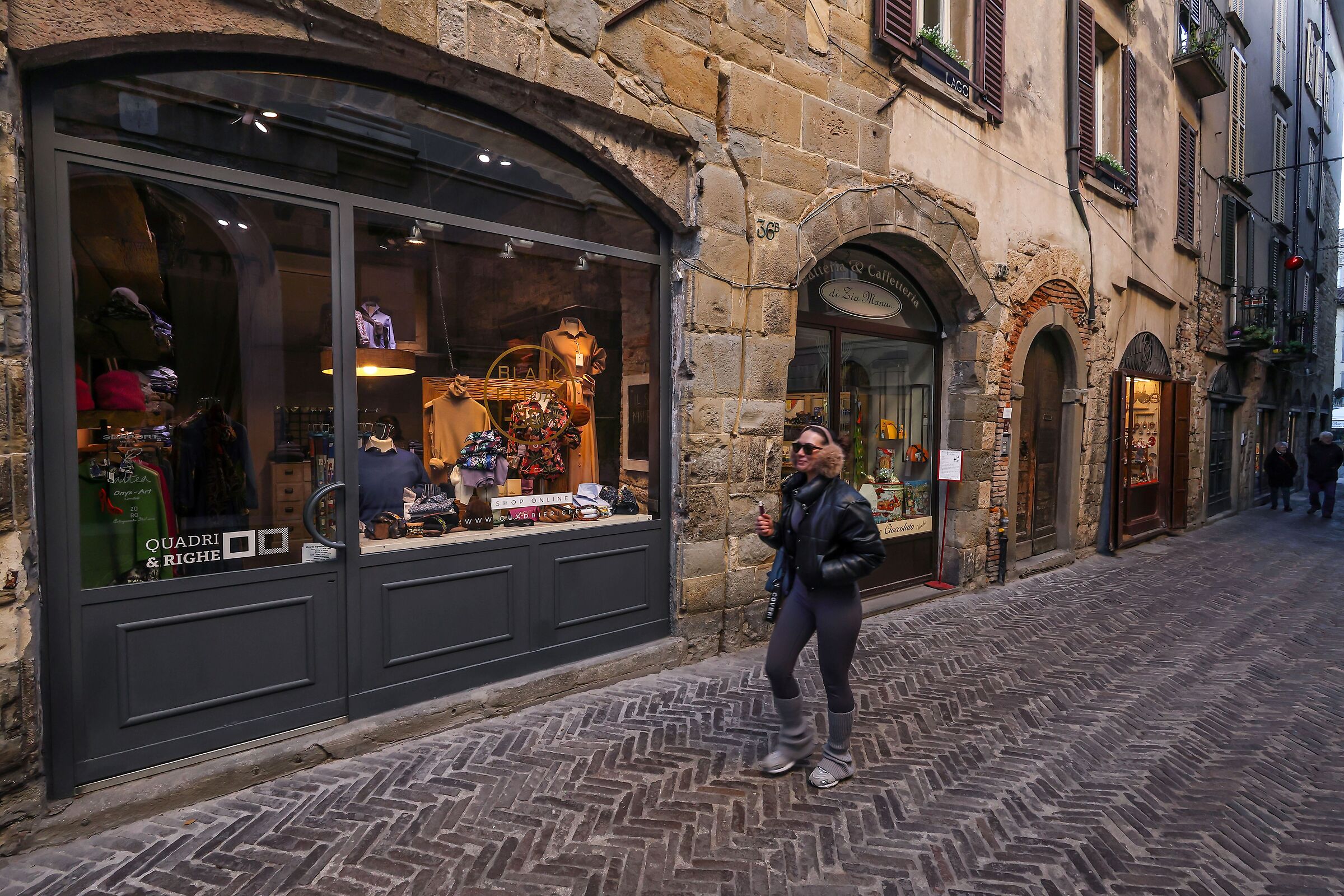 Bergamo alta, series