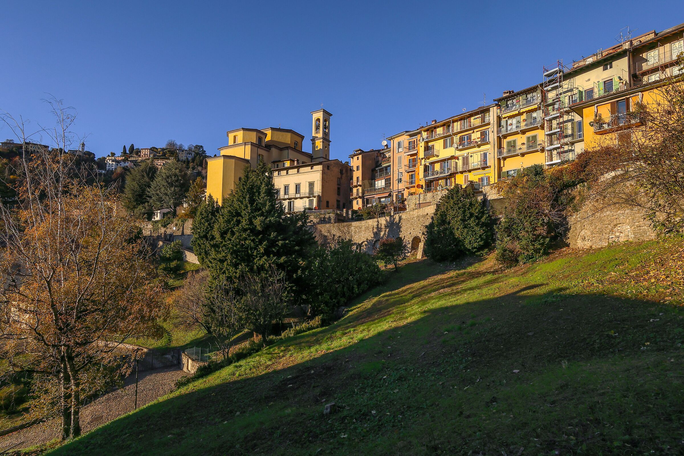 Bergamo alta, series