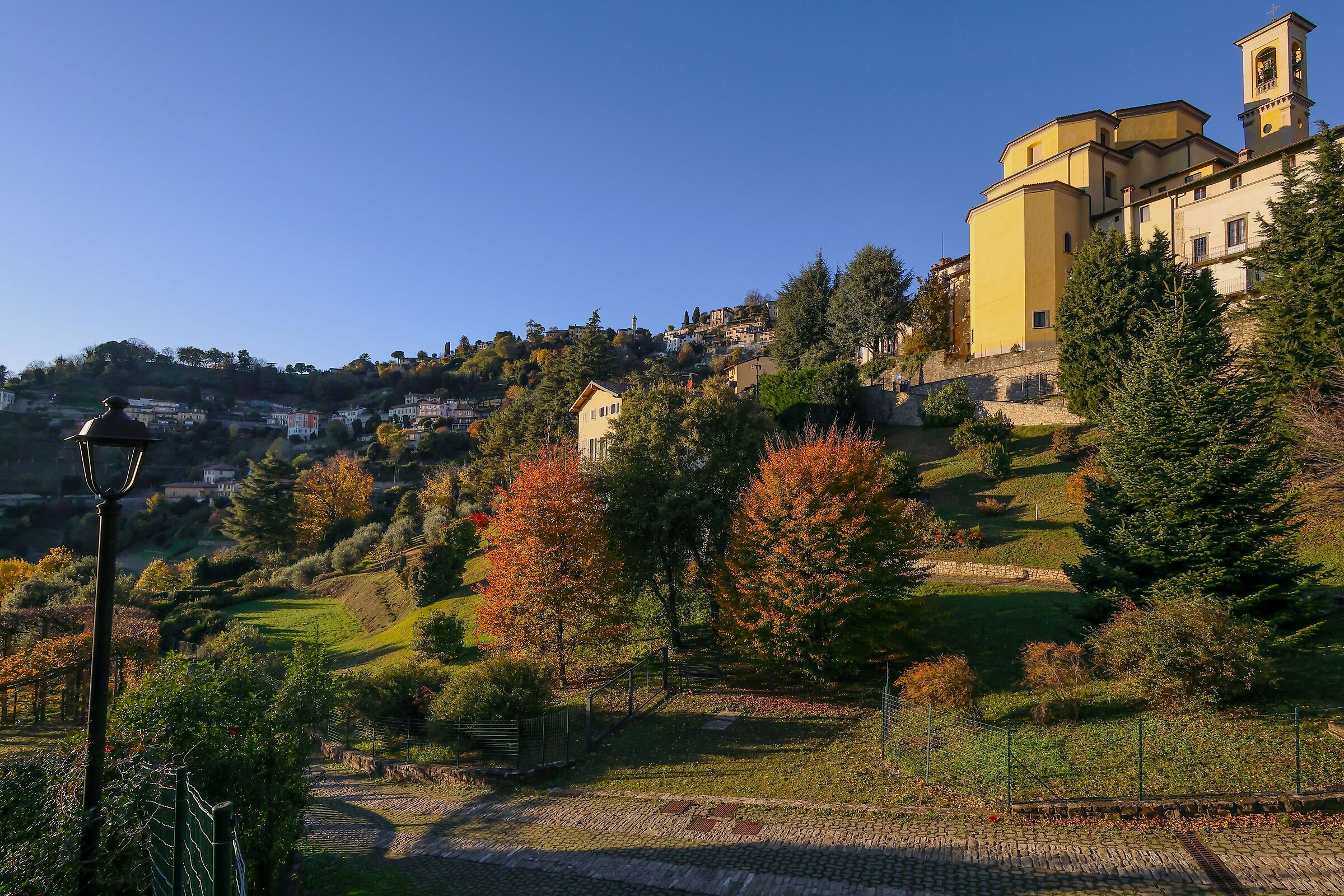 Bergamo alta, series