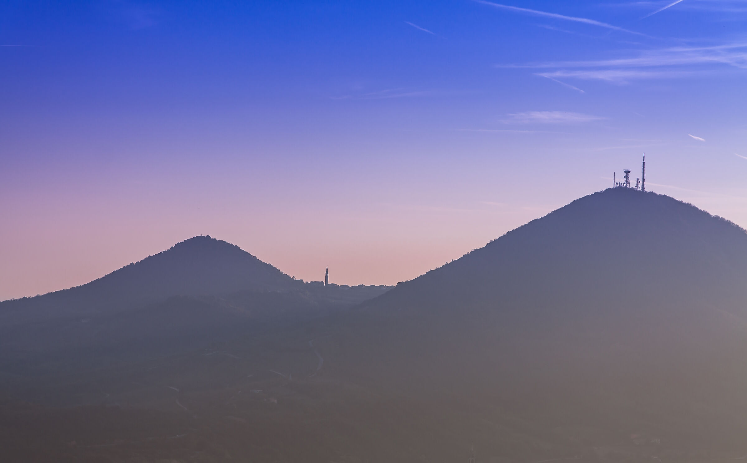 colli euganei tra luci e leggere foschie