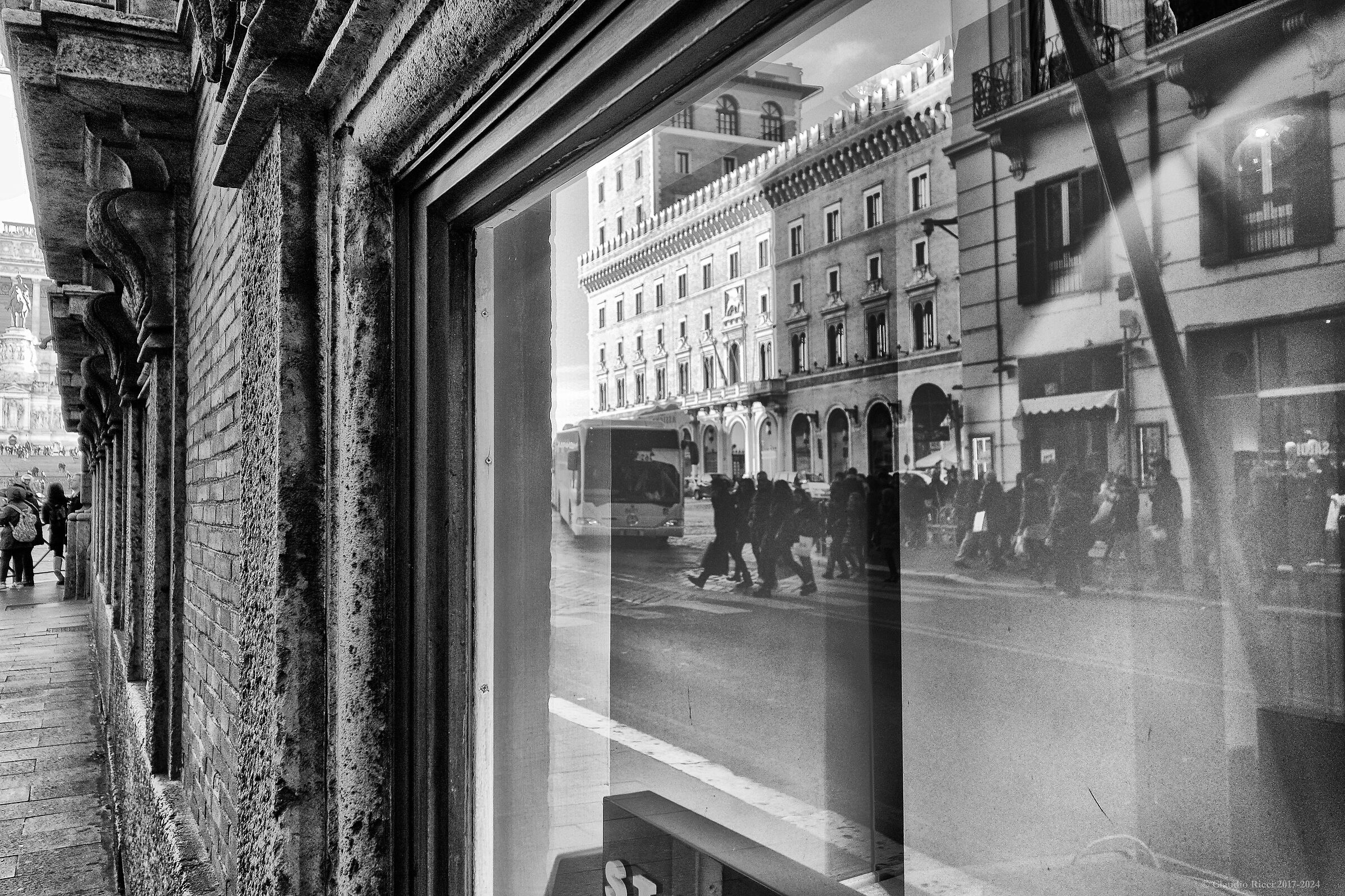 Via del Corso altezza P.zza Venezia, Rm, 2017