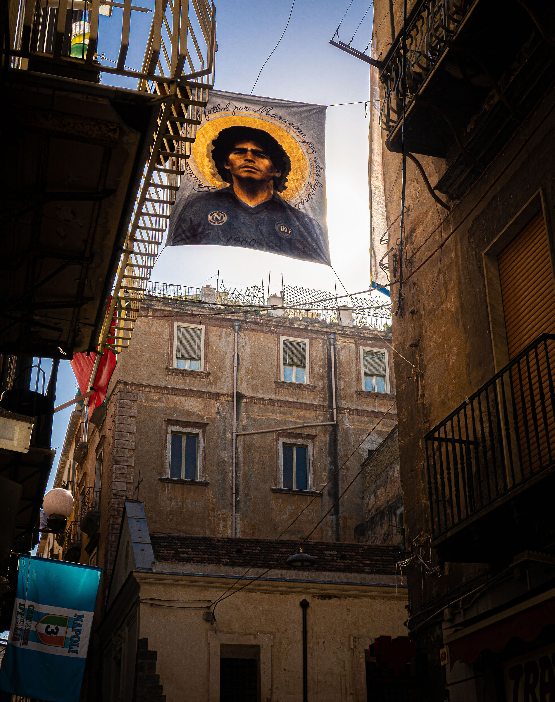 Between sacred and profano_1