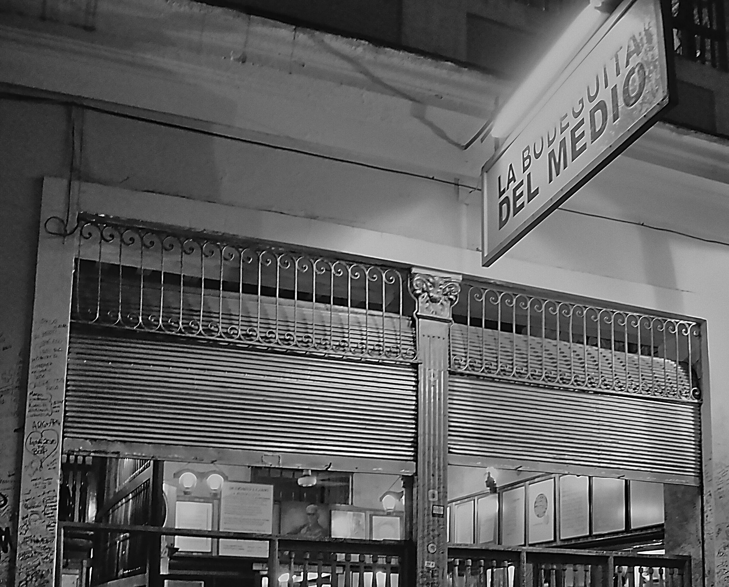 The bodega in the center