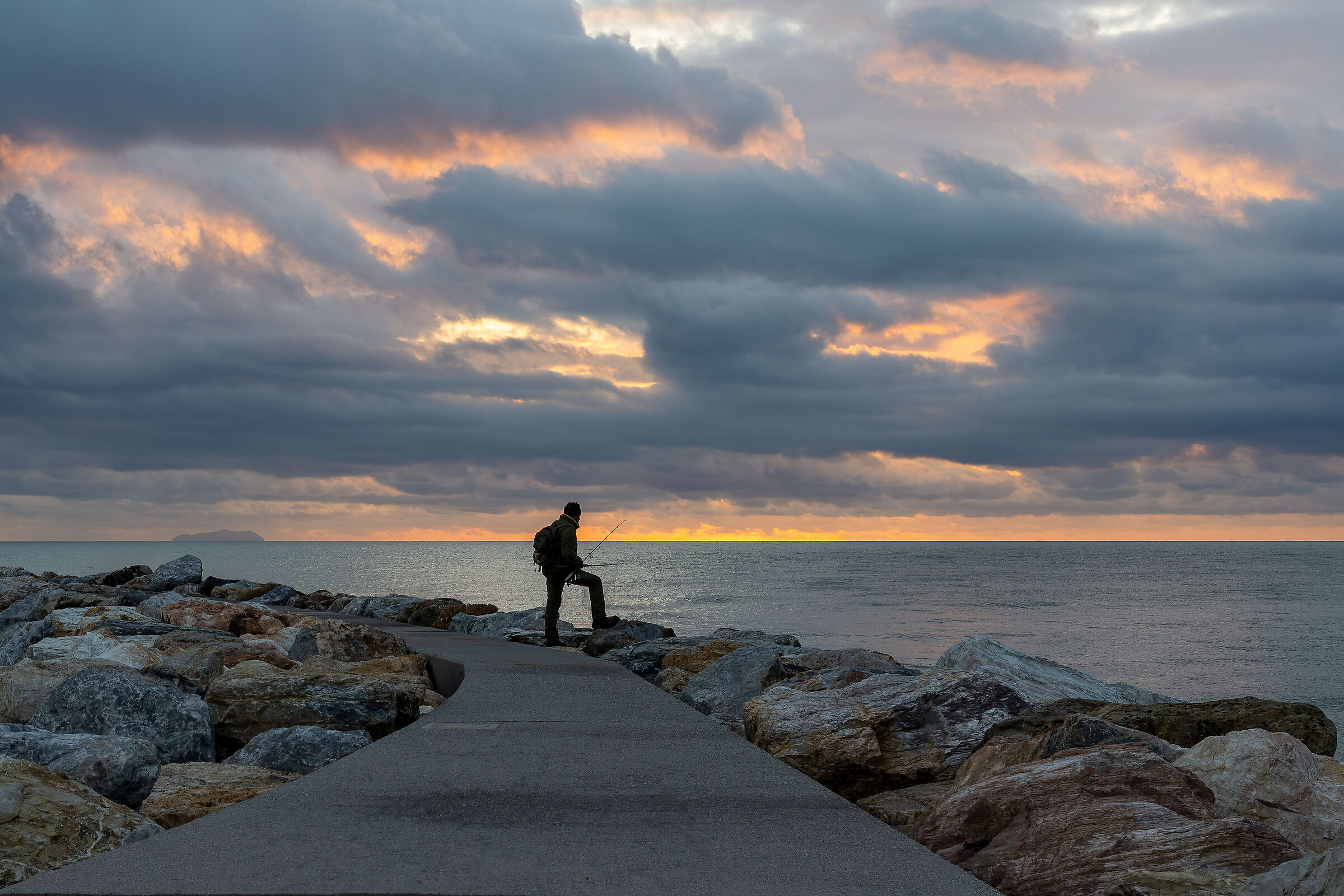 pescatore al tramonto