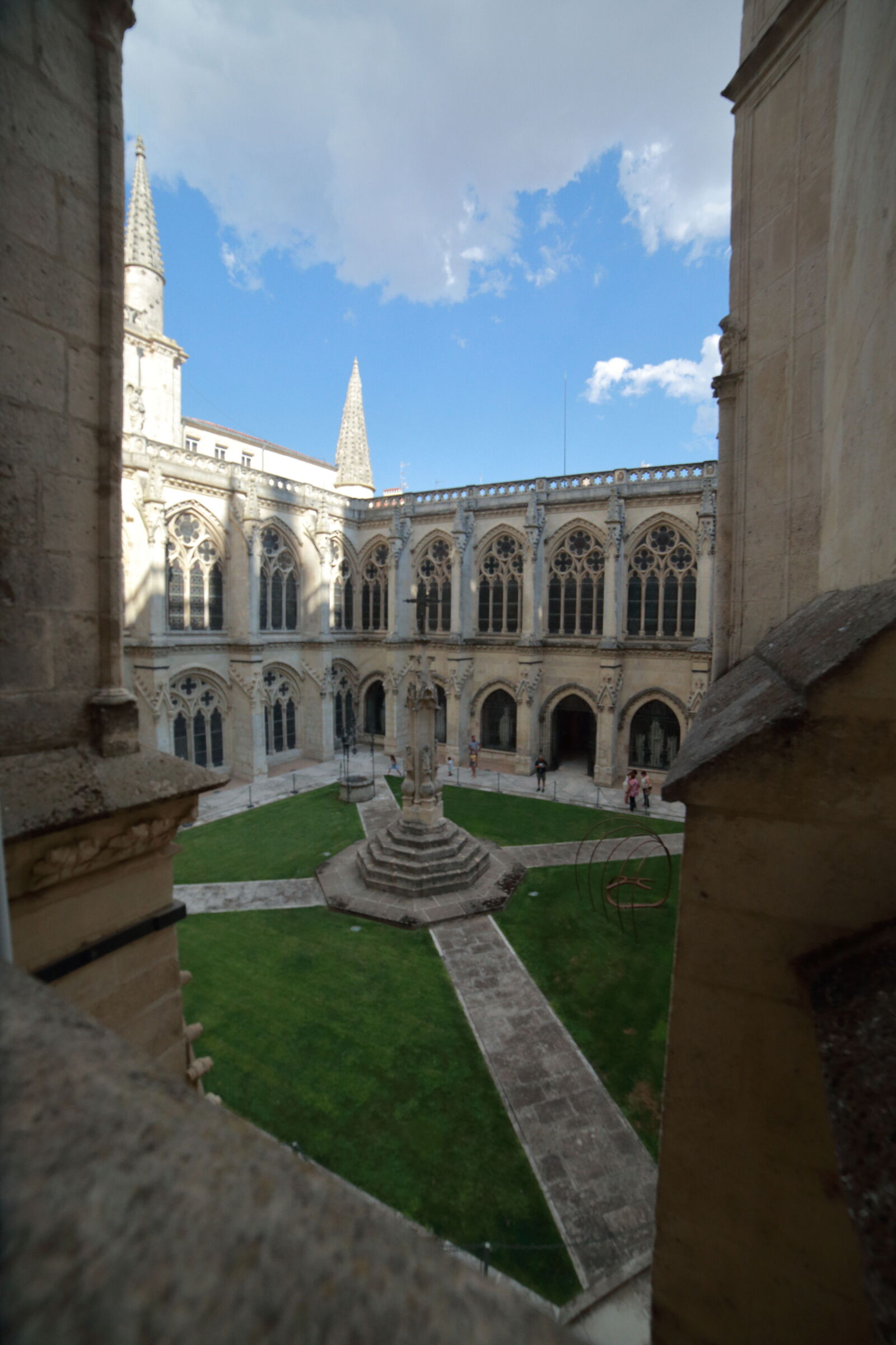 Incanto dal chiostro alto