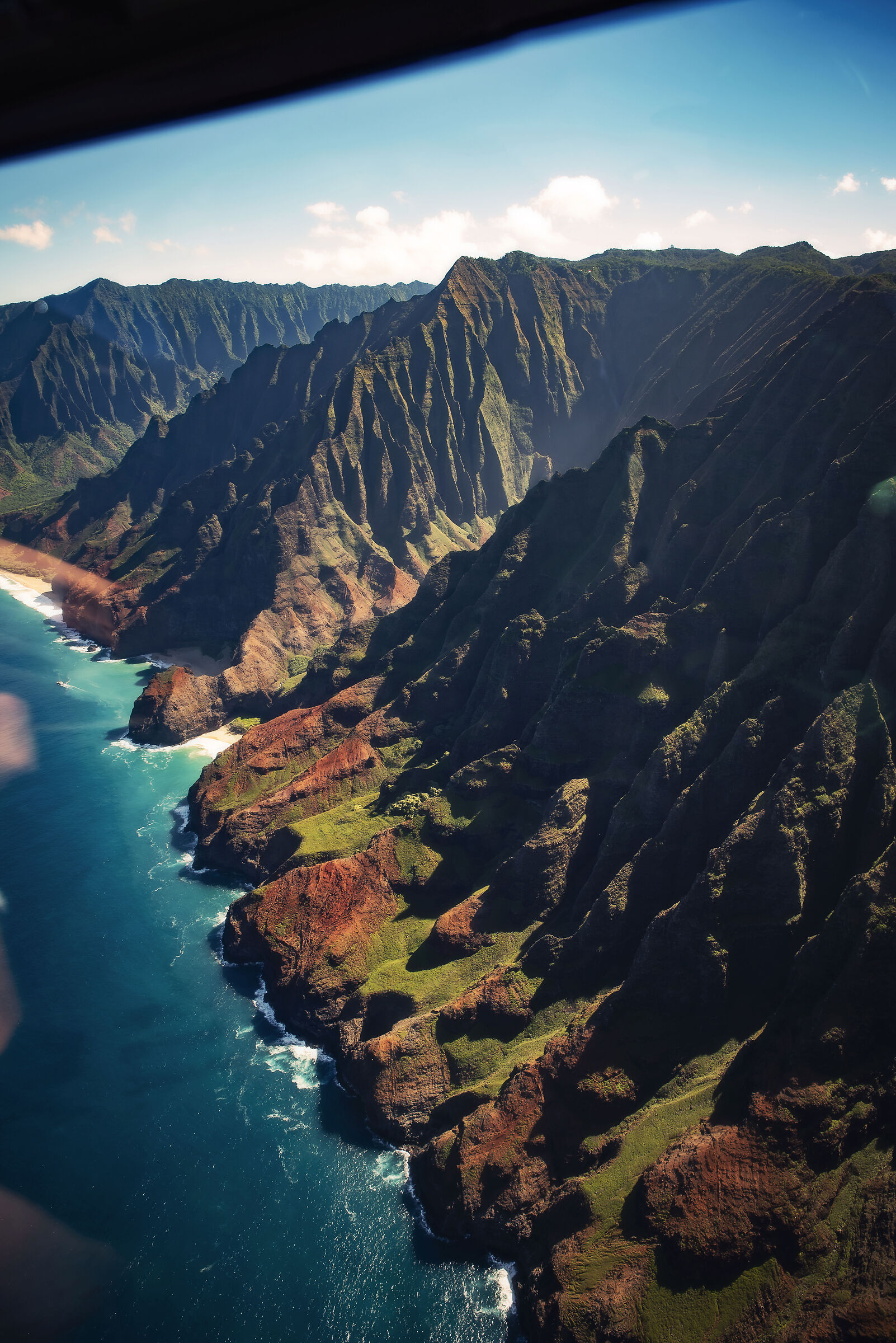 Helicopter ride over the Napali Coast - Hawaii