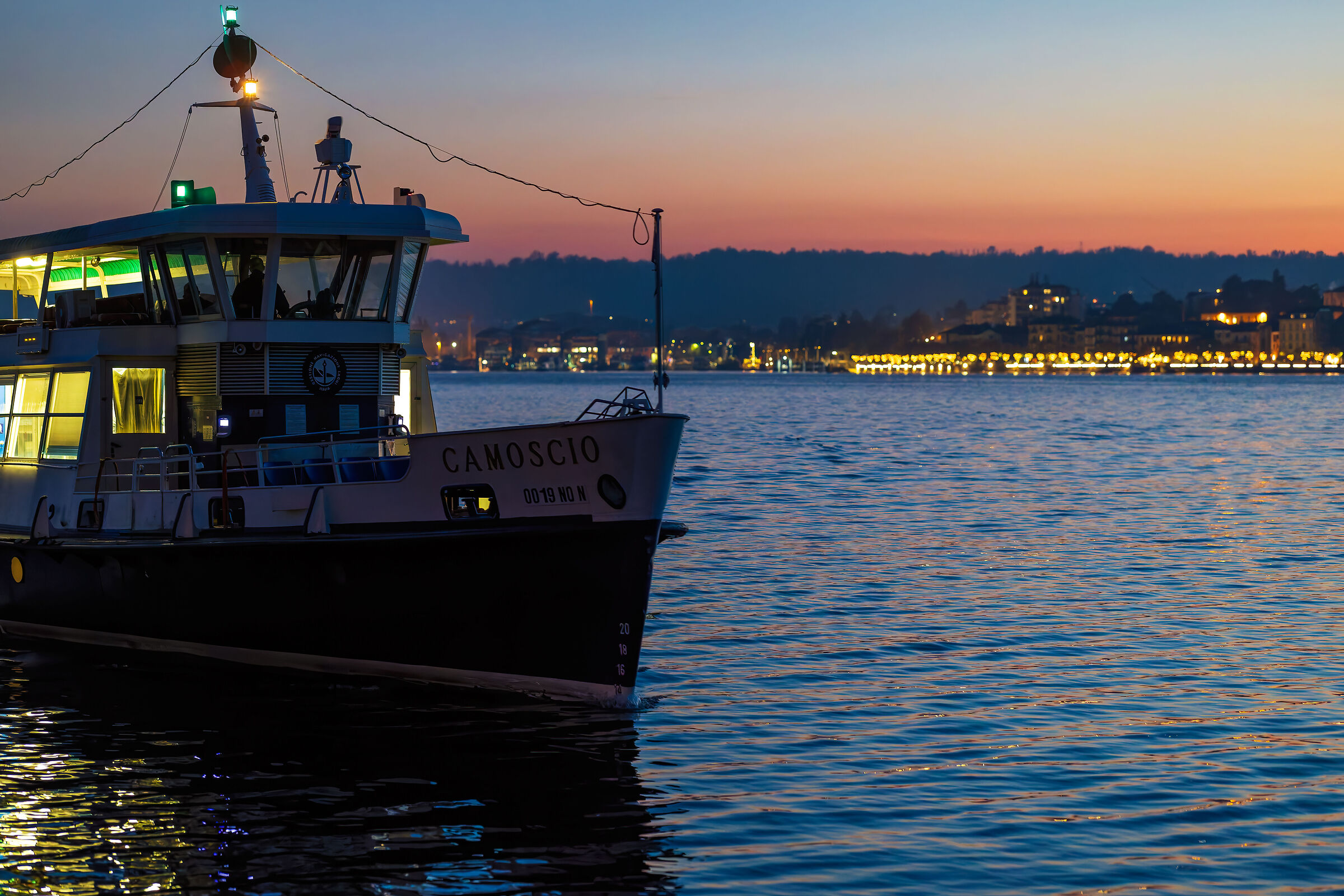 The boat to Arona has arrived, it's back home