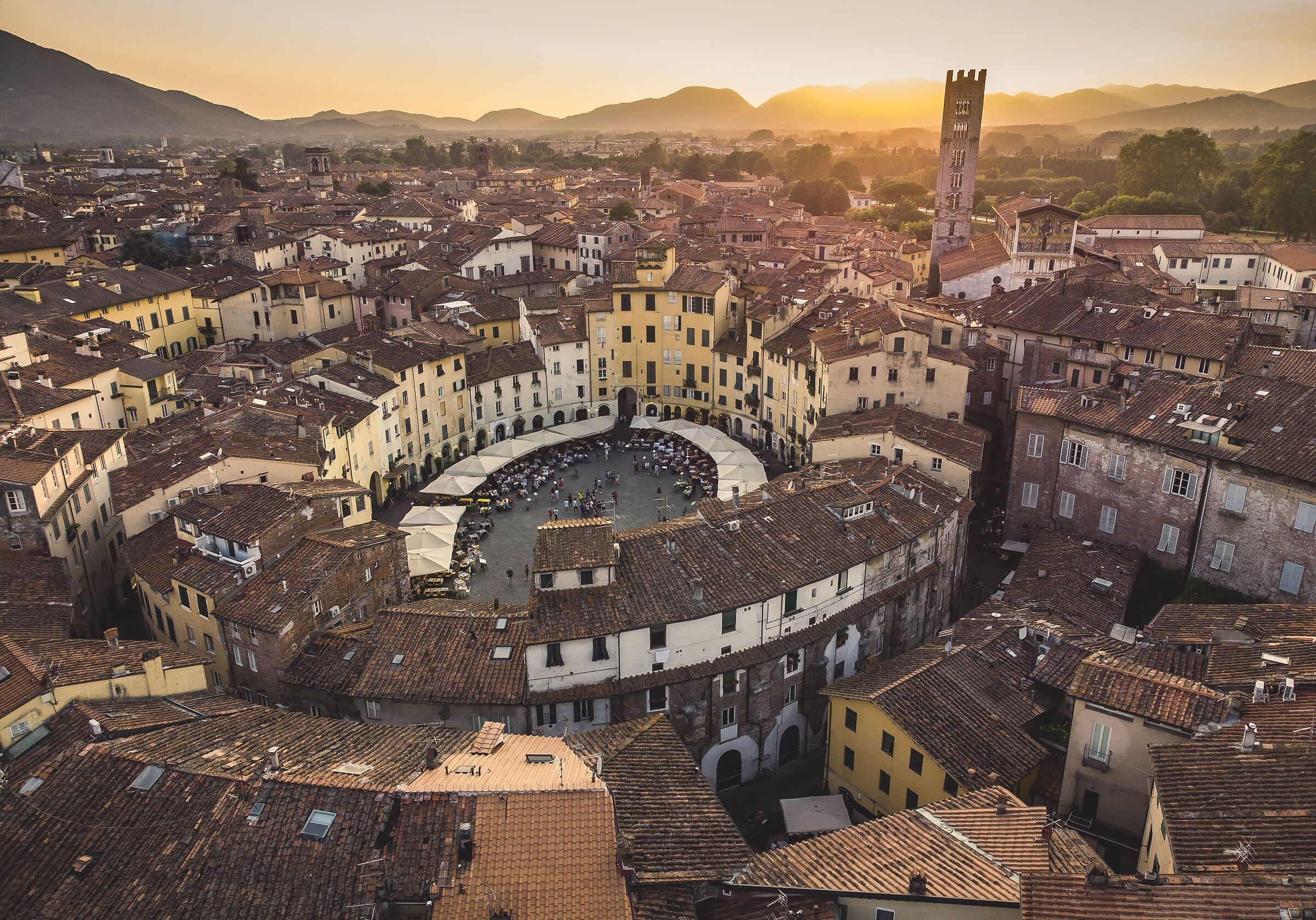 Piazza Anfiteatro - Lucca