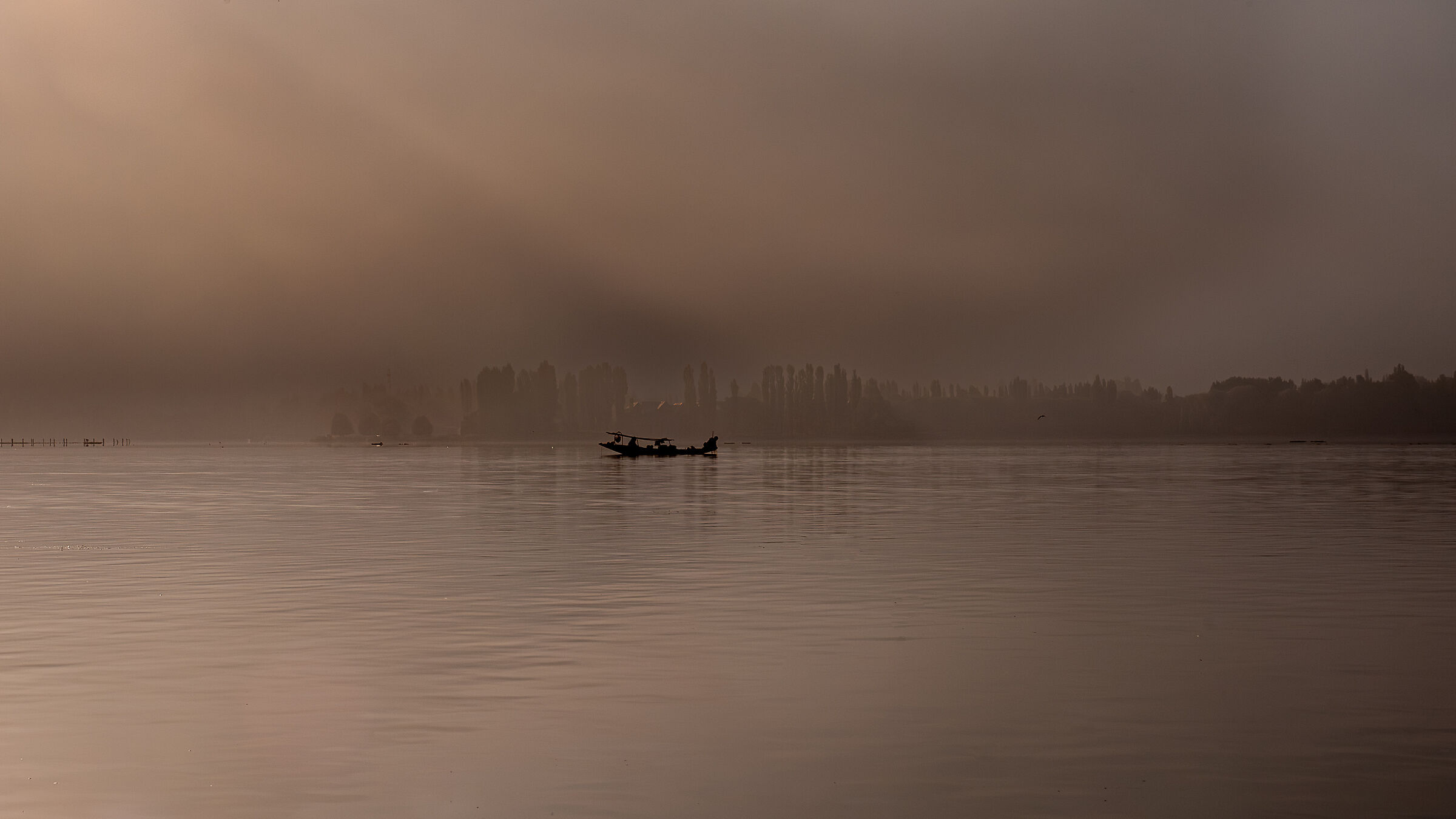 Tramonto sul lago Del (Srinagar-India)