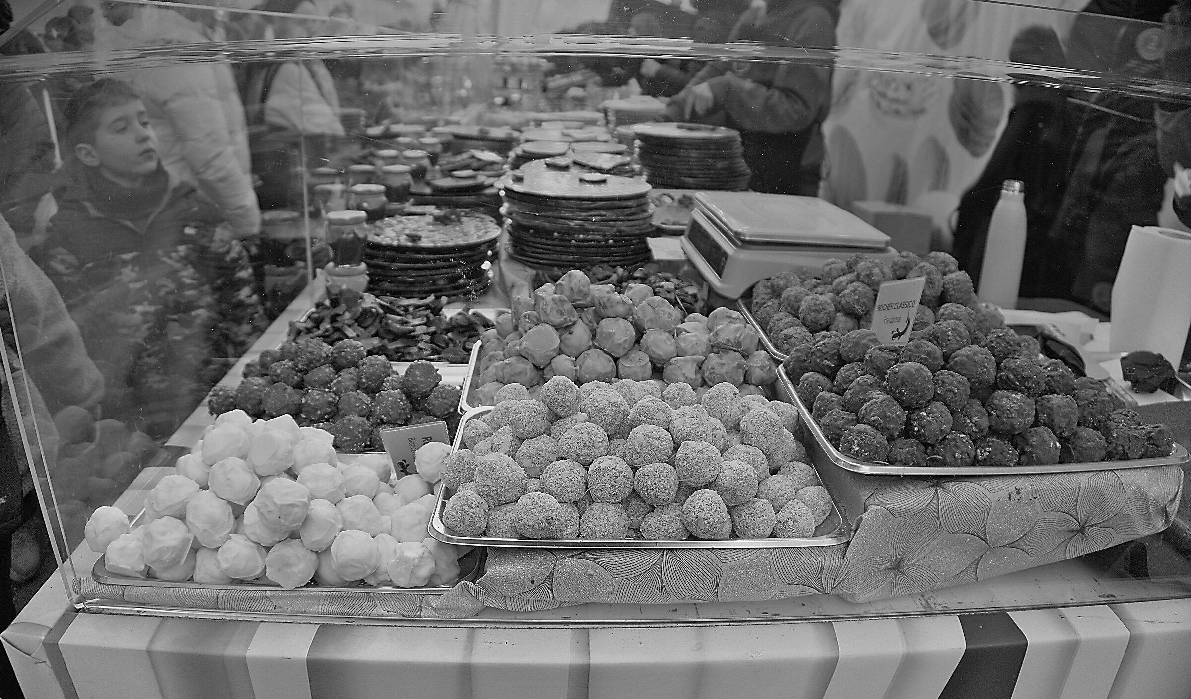 Chocolates & the look