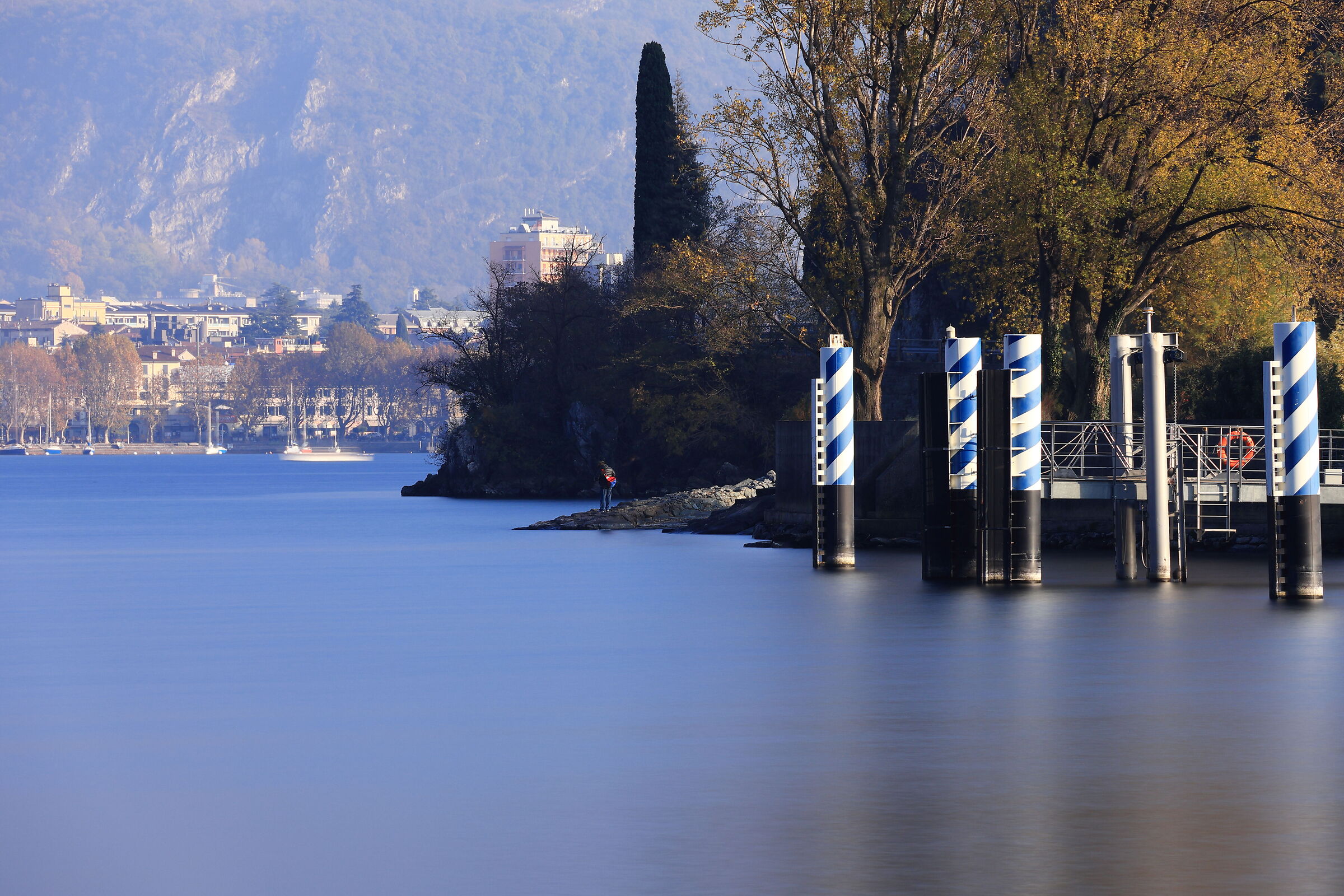 Glimpse of the lake