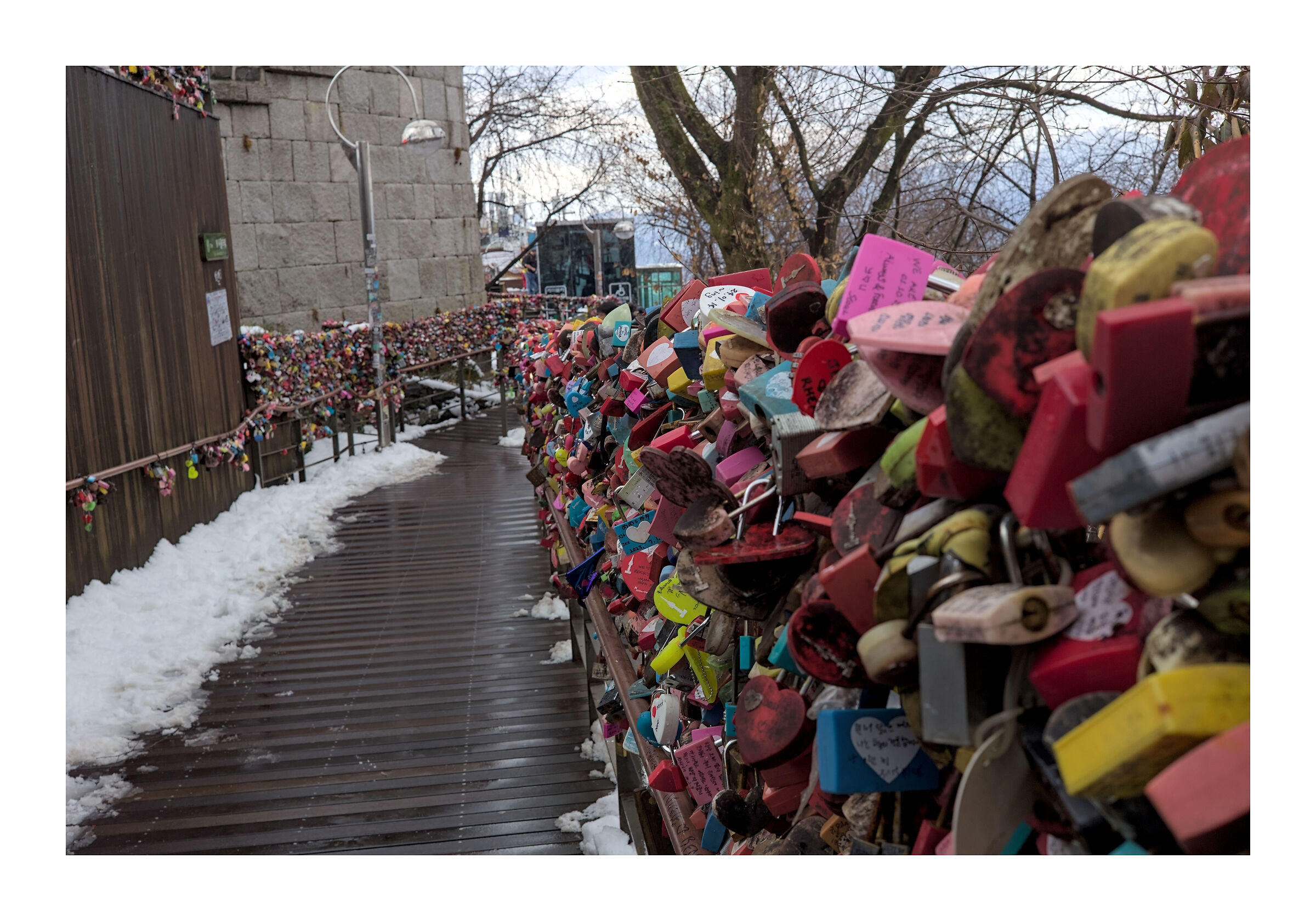 Seoul's padlocks