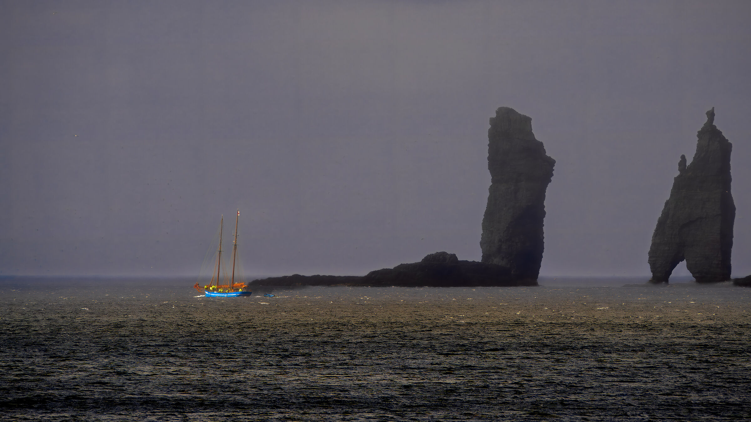Tjornuvik Rocks&Boat