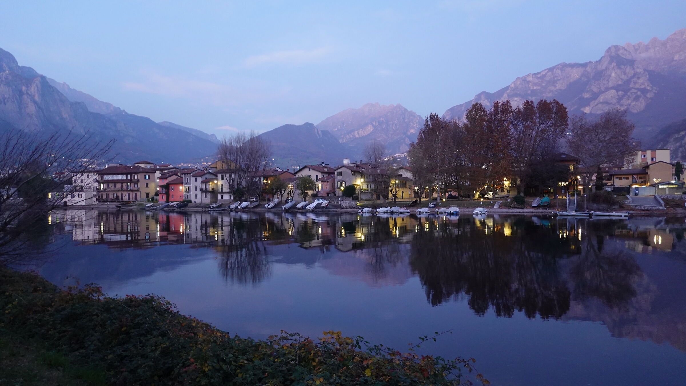 Pesacarenico si riflette sull'Adda 2
