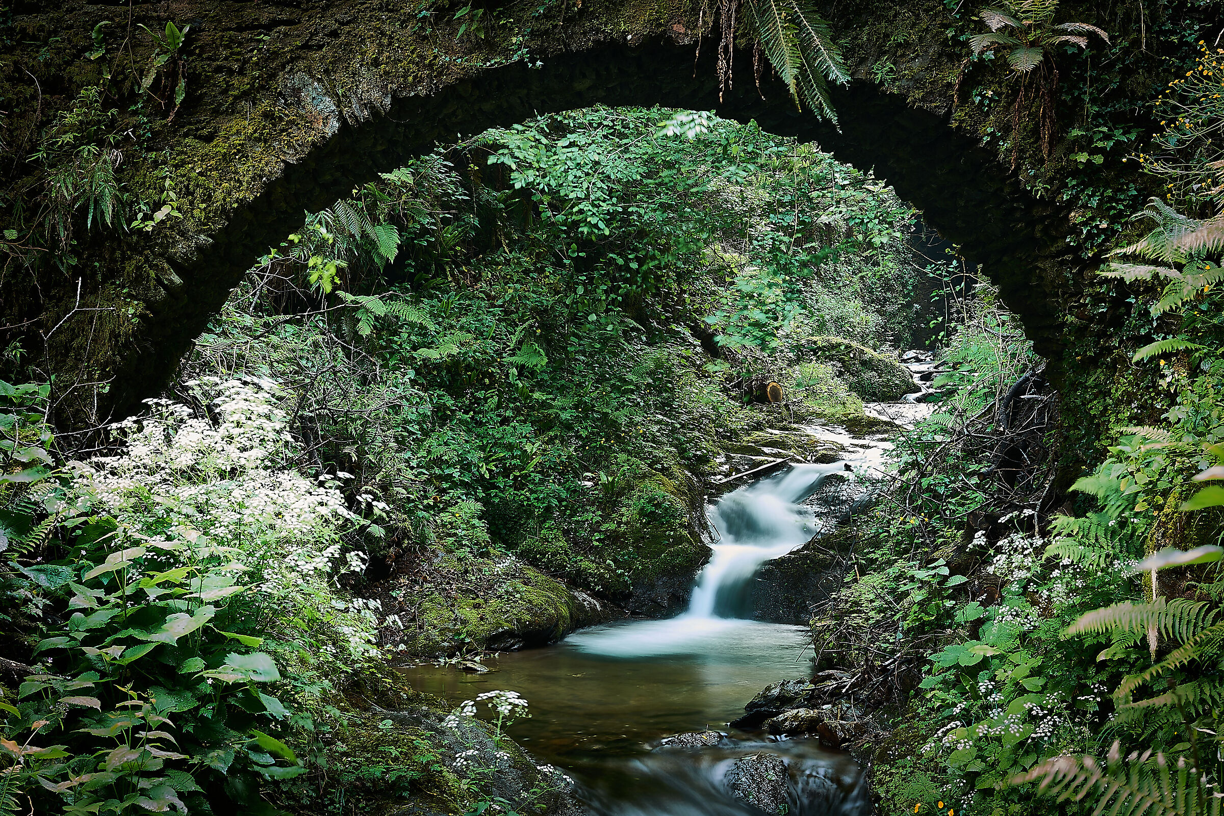 Un torrente alle antiche miniere di Calcaferro