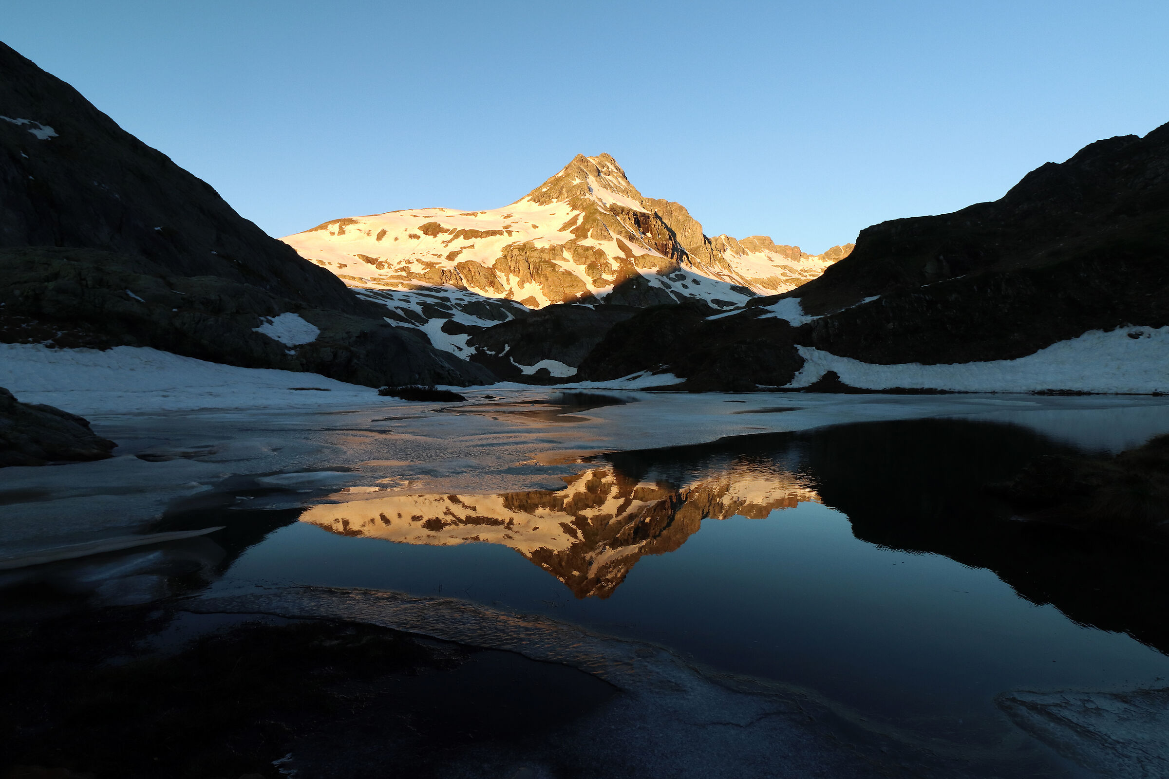 icy sunrise over Pradella