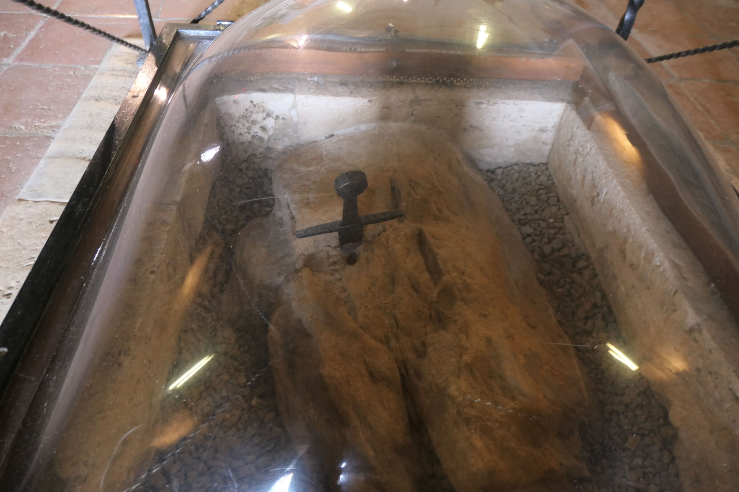 La (presunta) spada nella roccia a San Galgano